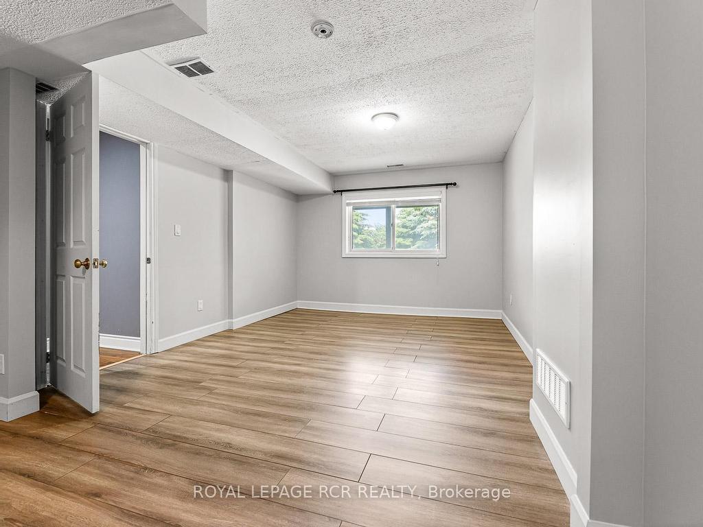 









933


Greenwood

Crescent,
Shelburne,




ON
L9W 2Y9

