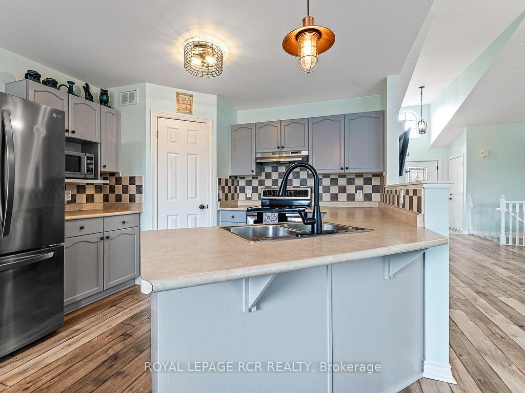 









933


Greenwood

Crescent,
Shelburne,




ON
L9W 2Y9

