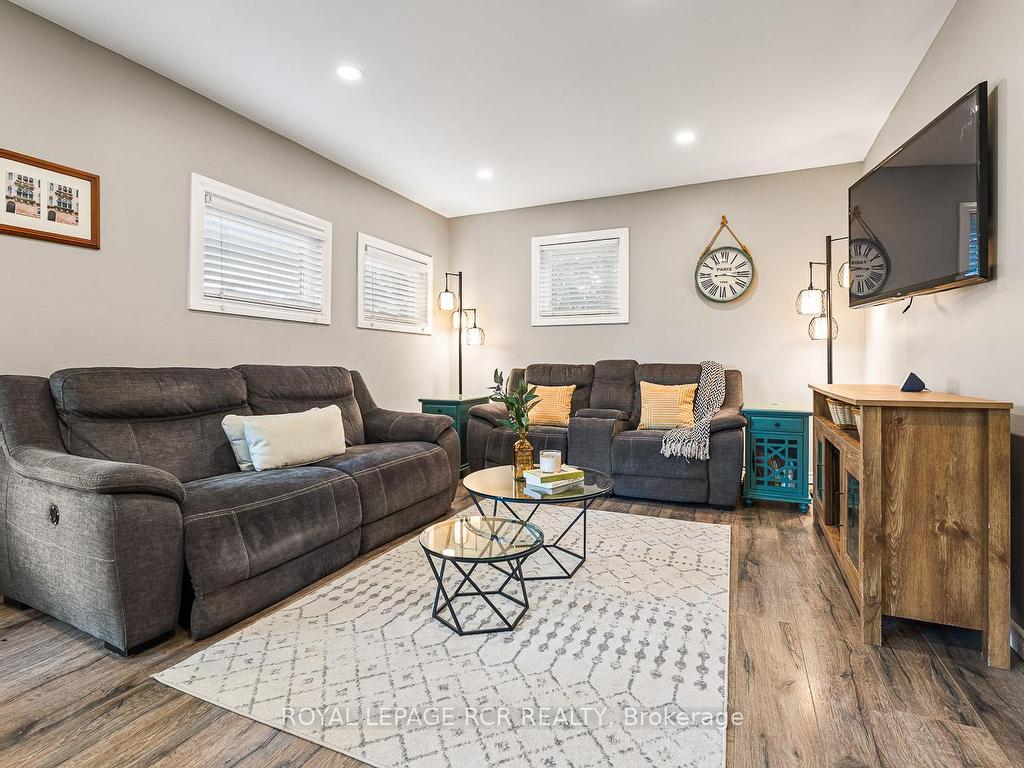 









27


Rustic

Crescent,
Orangeville,




ON
L9W 1T1

