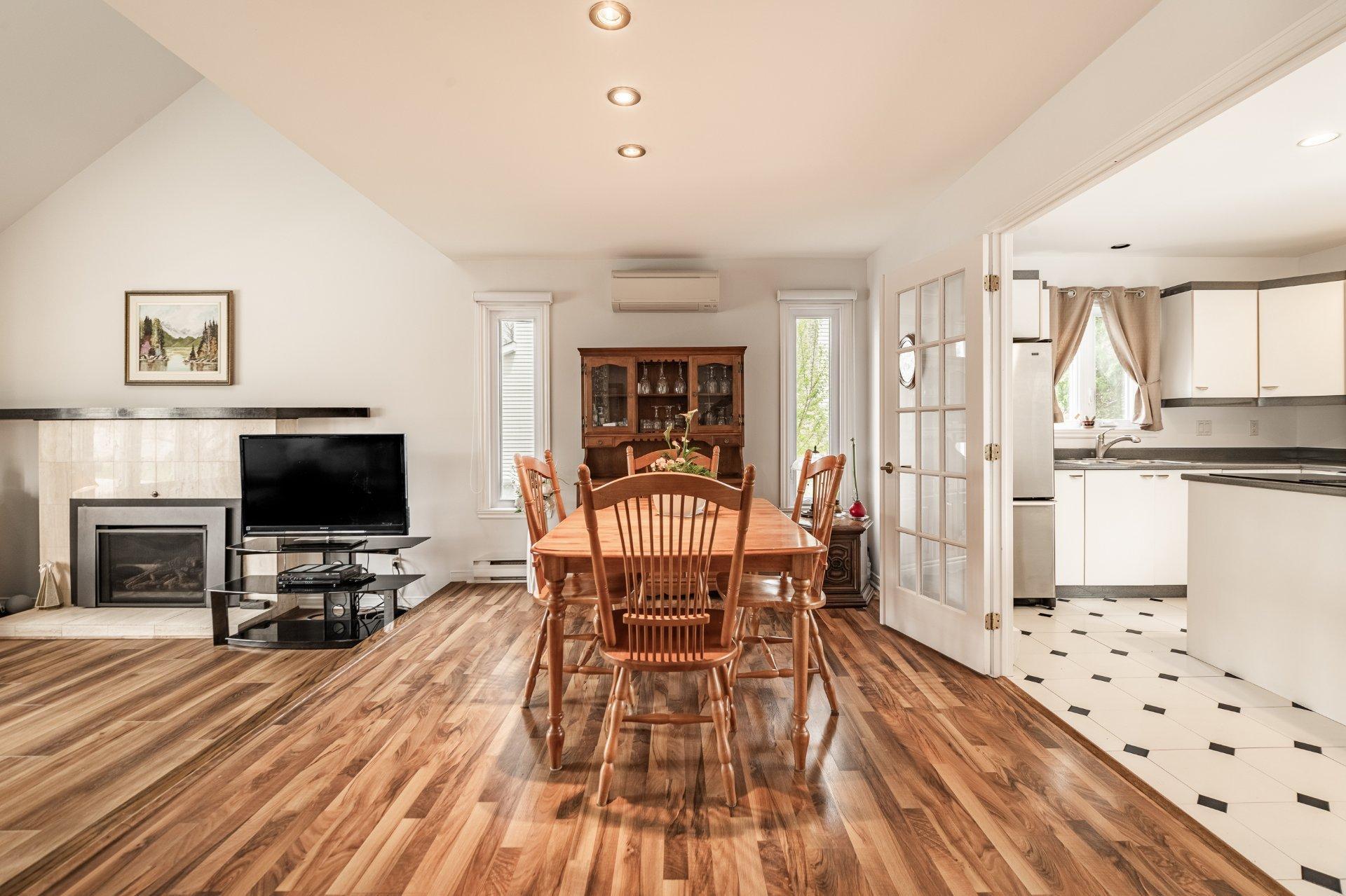 









710


Rue Nicolas-Perrot

,
Boucherville,




QC
J4B7V7

