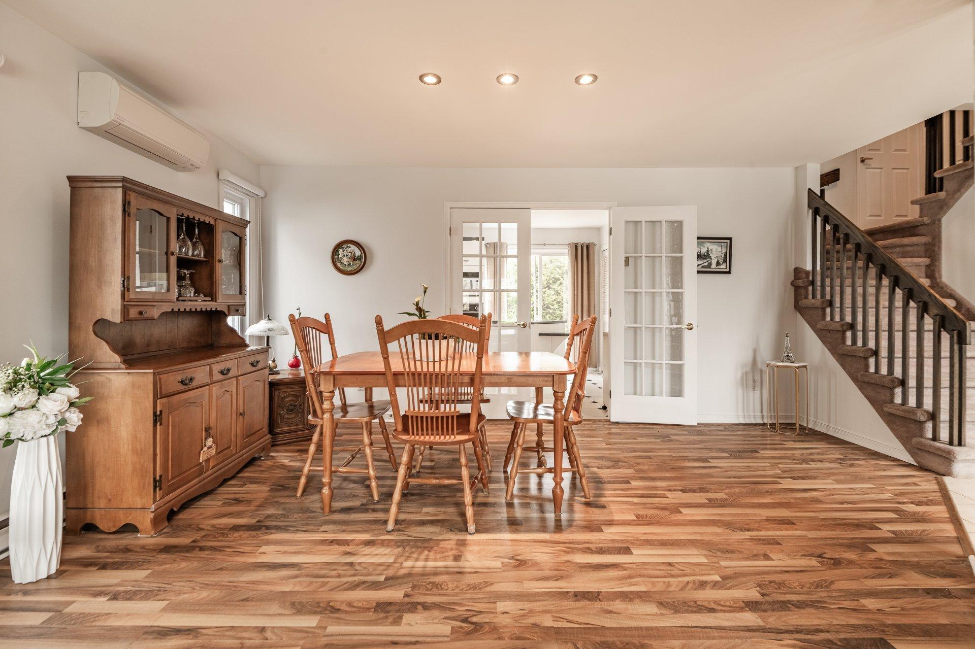 









710


Rue Nicolas-Perrot

,
Boucherville,




QC
J4B7V7

