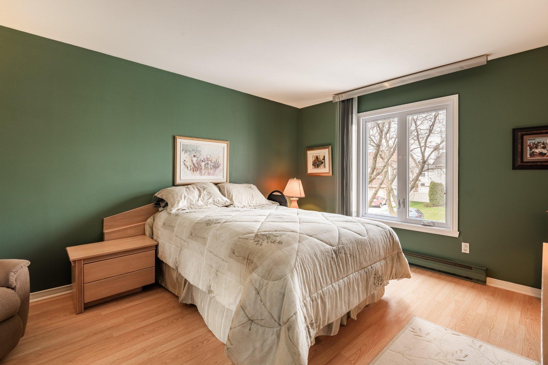 









710


Rue Nicolas-Perrot

,
Boucherville,




QC
J4B7V7


