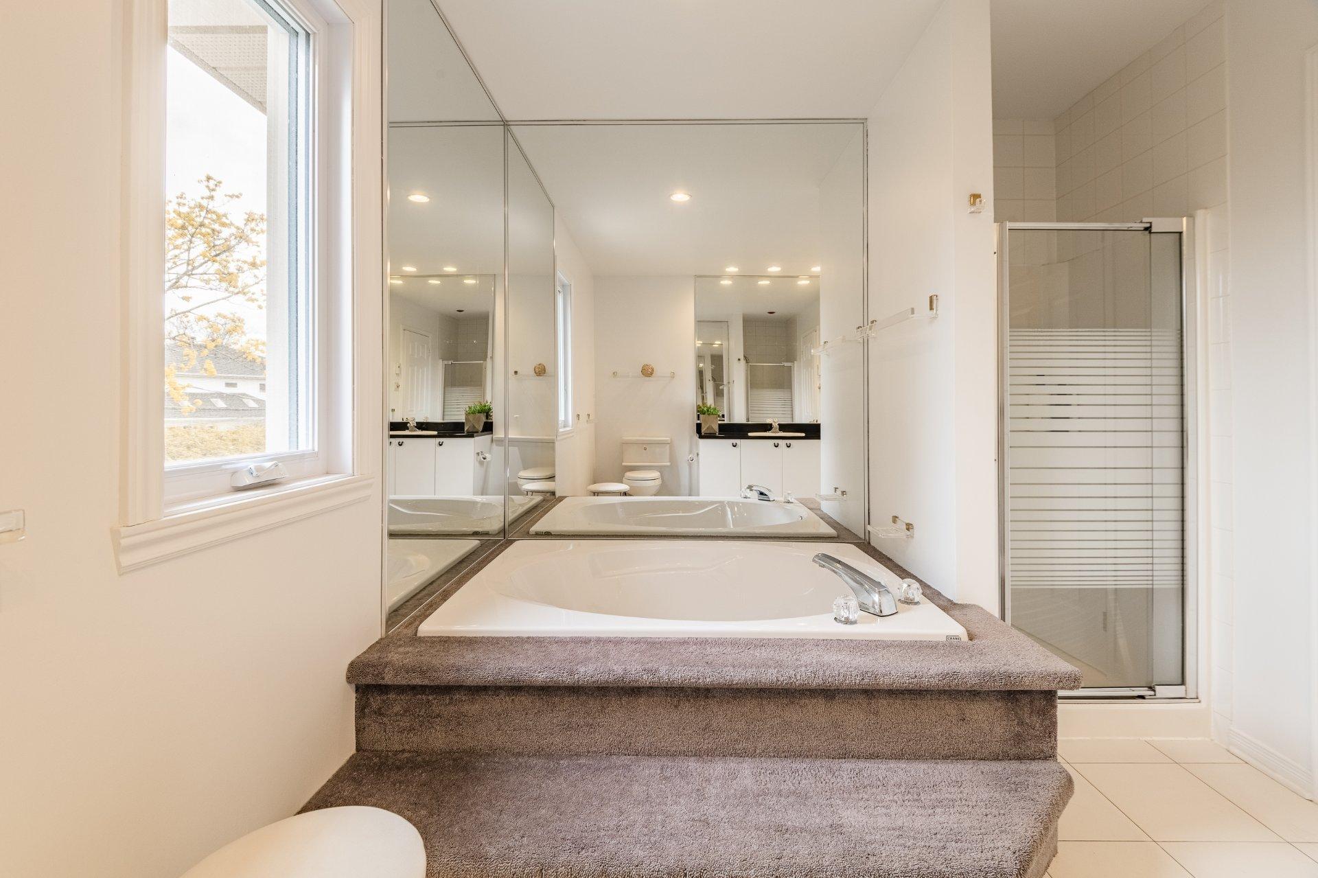 









710


Rue Nicolas-Perrot

,
Boucherville,




QC
J4B7V7

