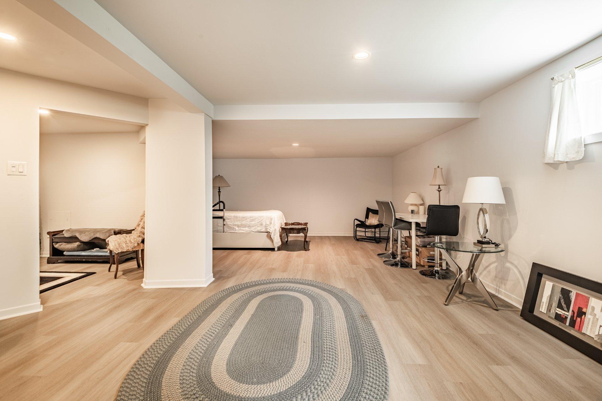 









710


Rue Nicolas-Perrot

,
Boucherville,




QC
J4B7V7

