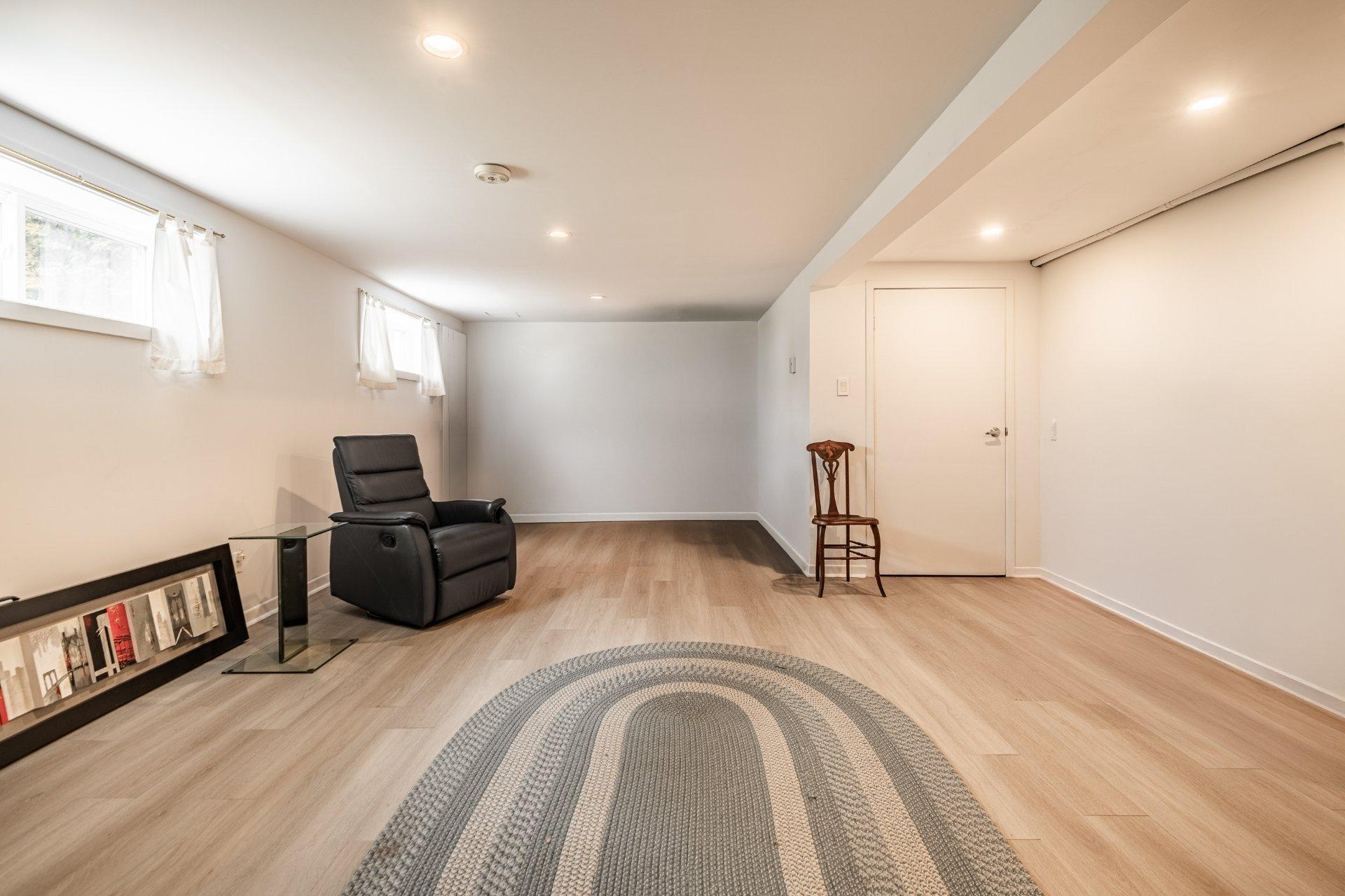 









710


Rue Nicolas-Perrot

,
Boucherville,




QC
J4B7V7

