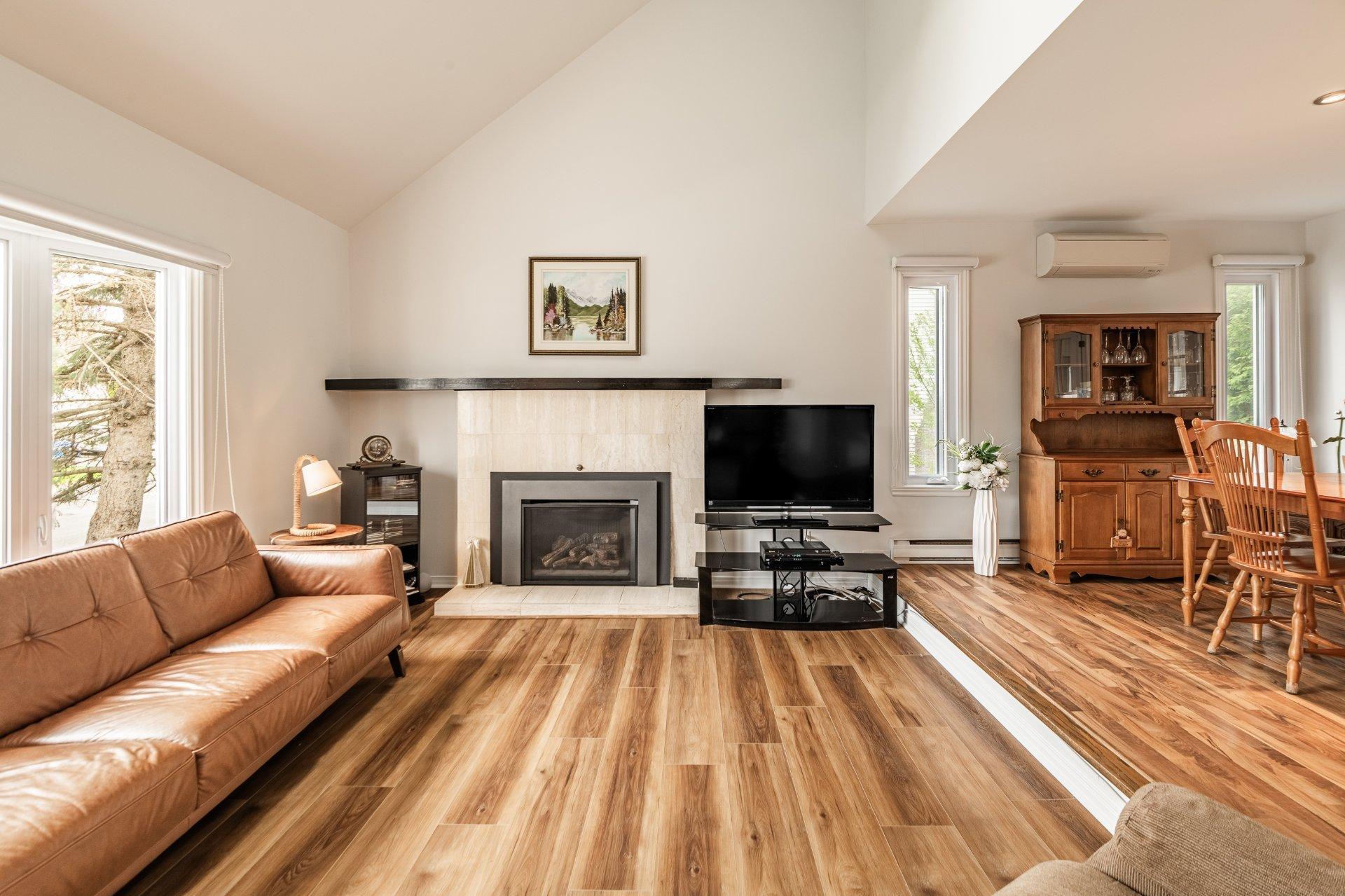 









710


Rue Nicolas-Perrot

,
Boucherville,




QC
J4B7V7

