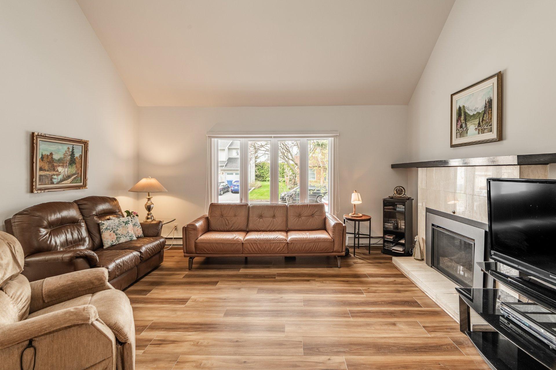









710


Rue Nicolas-Perrot

,
Boucherville,




QC
J4B7V7

