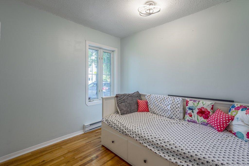 









103


Boul. Montclair

,
Gatineau (Hull),




QC
J8Y2E9

