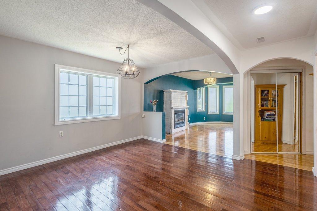 









103


Boul. Montclair

,
Gatineau (Hull),




QC
J8Y2E9

