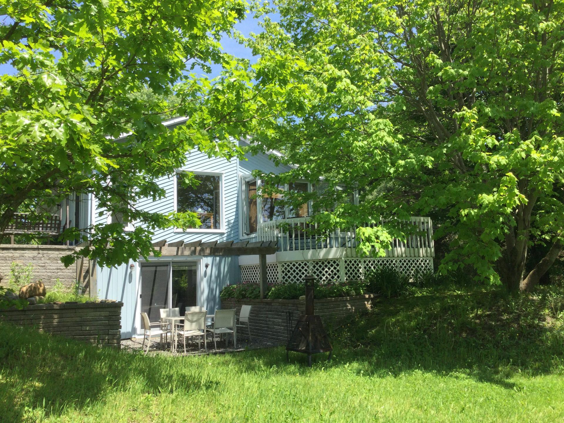 









10


Rue St-Laurent

,
Sutton,




QC
J0E2K0

