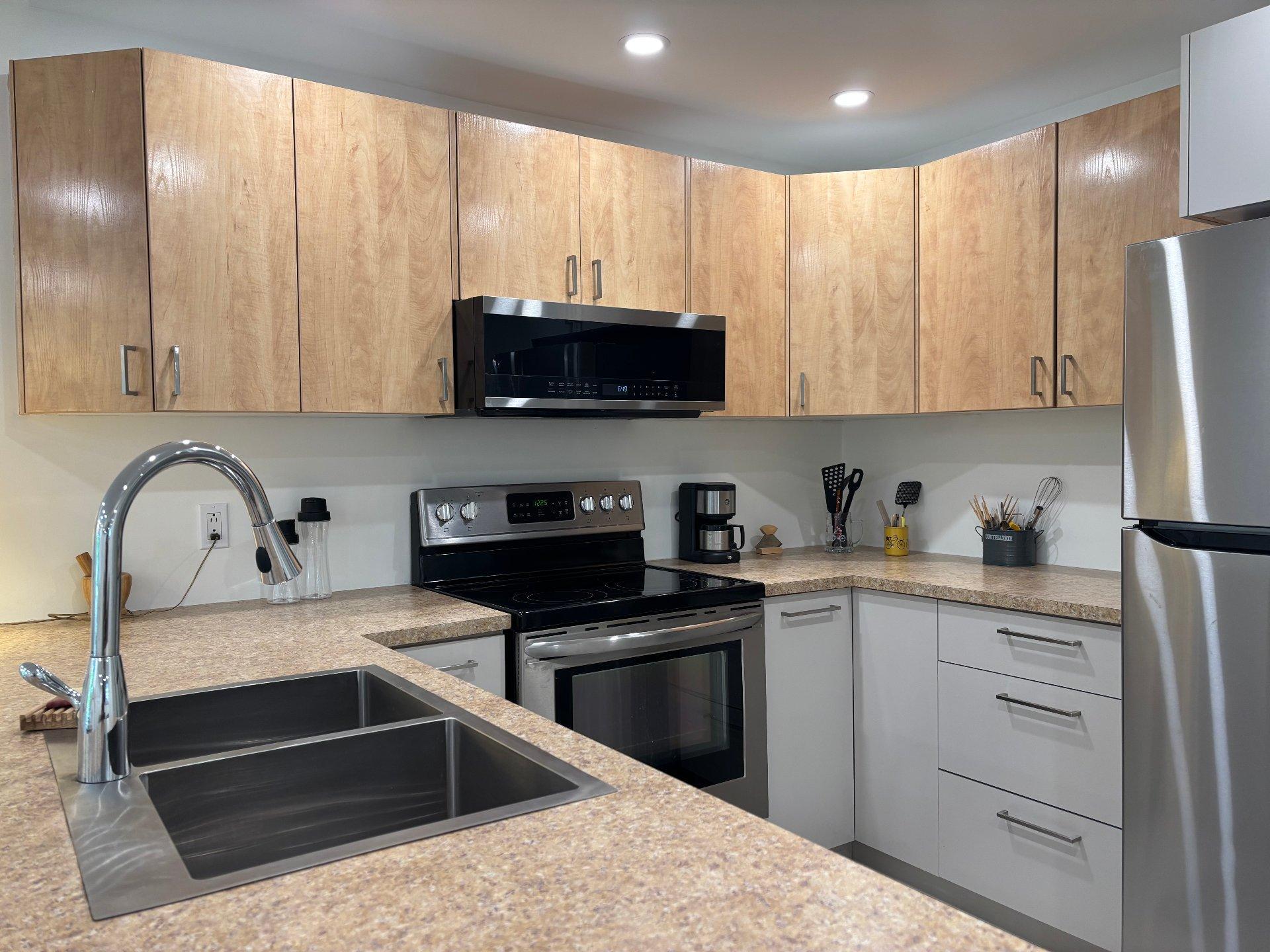 









10


Rue St-Laurent

,
Sutton,




QC
J0E2K0

