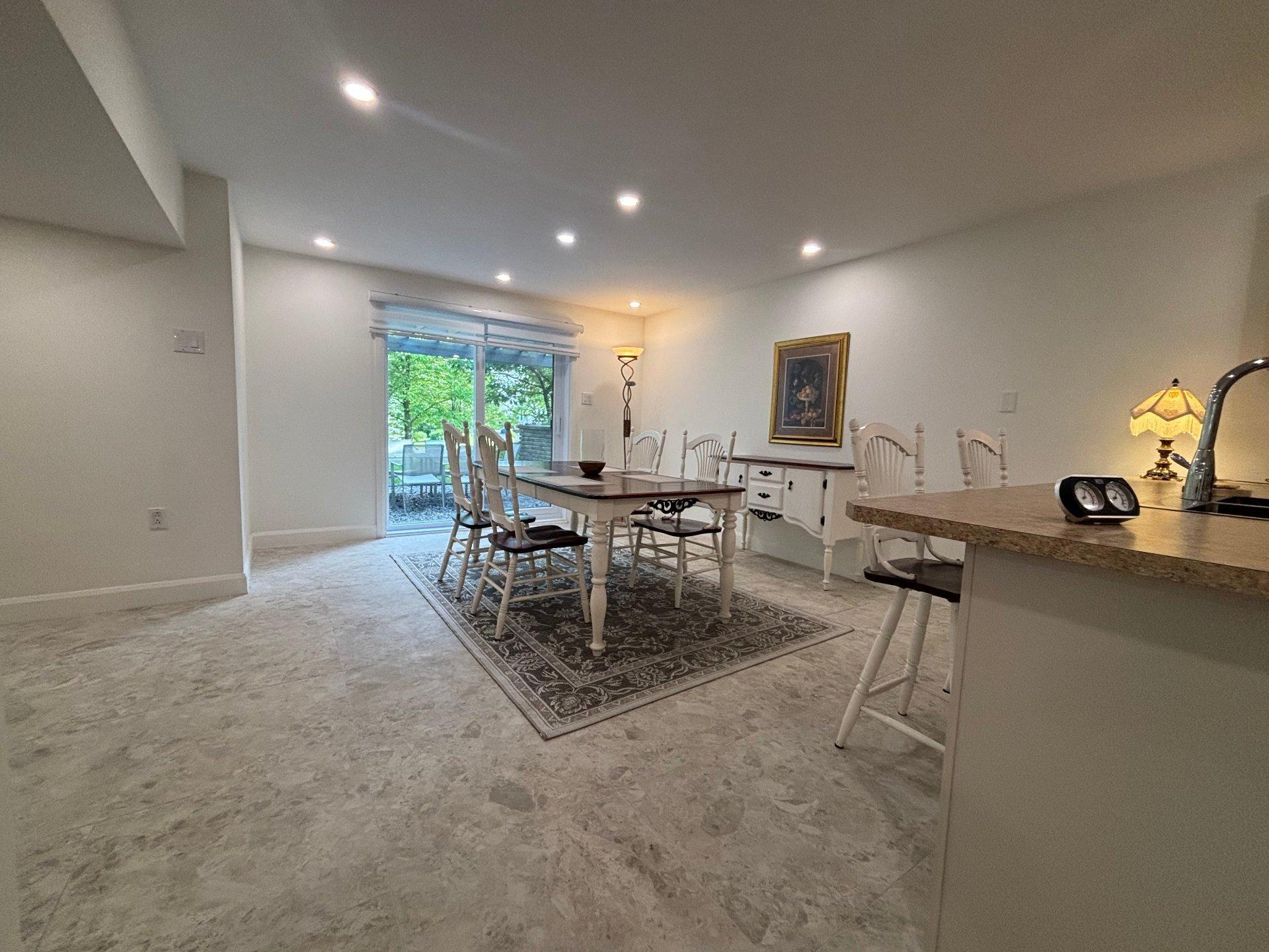 









10


Rue St-Laurent

,
Sutton,




QC
J0E2K0

