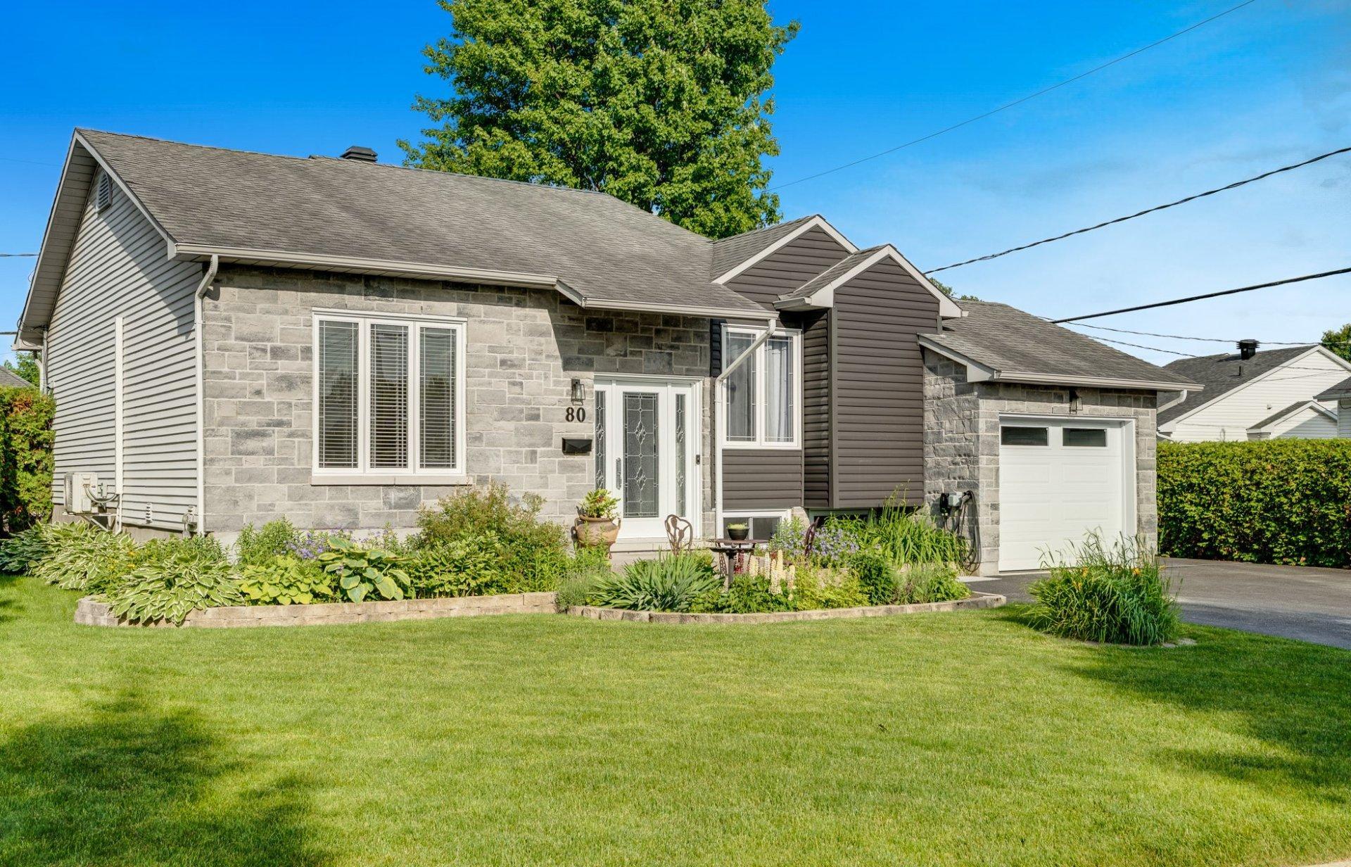 









80


Rue des Tulipes

,
Gatineau (Gatineau),




QC
J8R2H1

