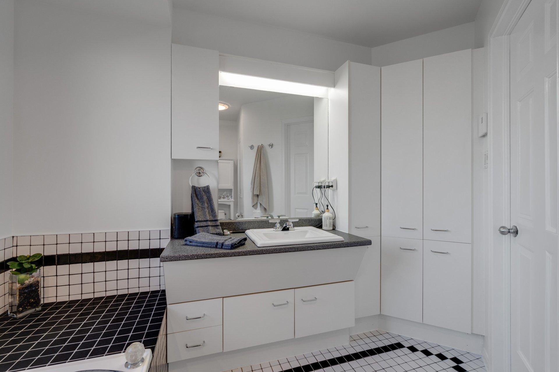 









80


Rue des Tulipes

,
Gatineau (Gatineau),




QC
J8R2H1

