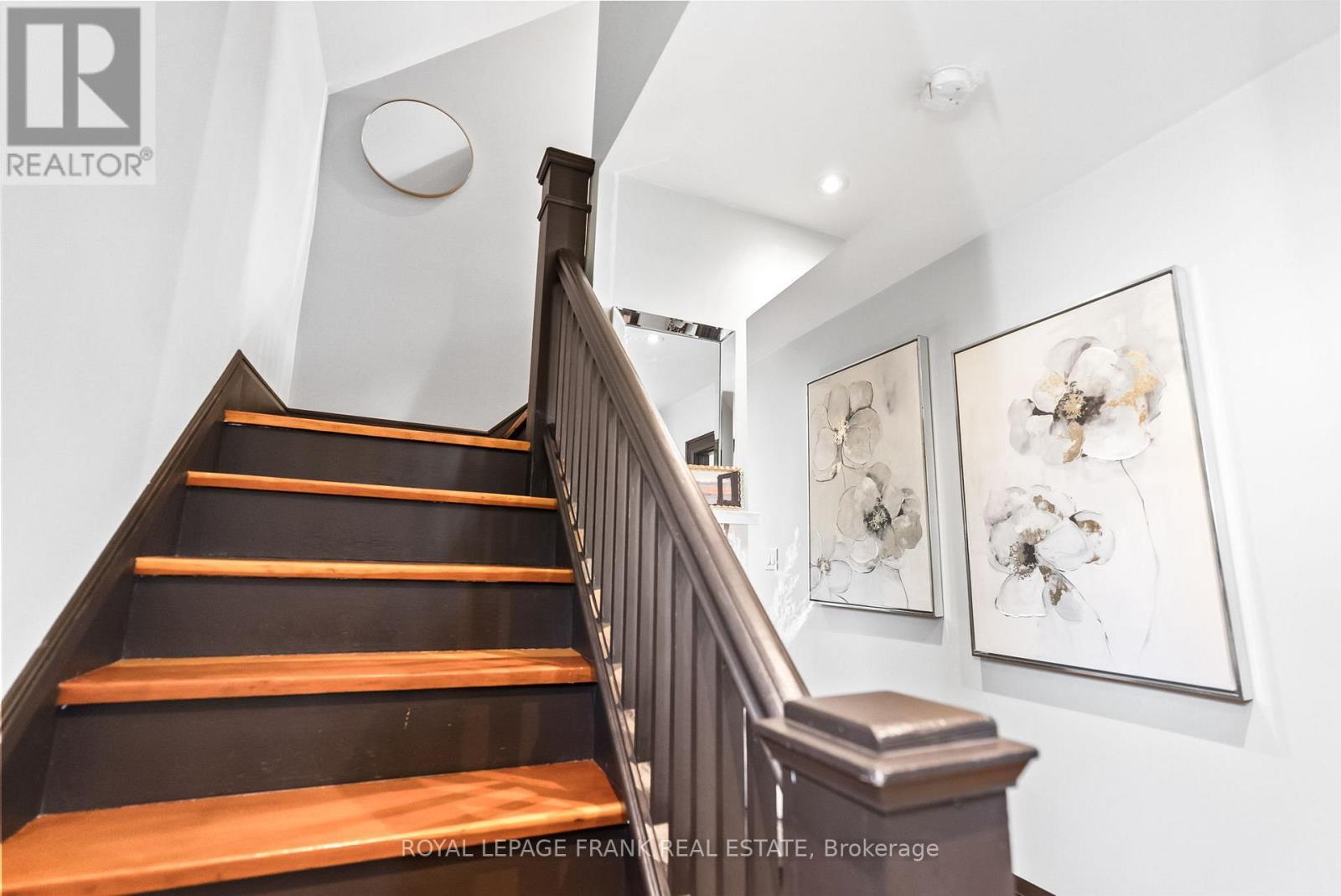 












168 ROXBOROUGH AVENUE

,
Oshawa (O'Neill),




Ontario
L1G5W5

