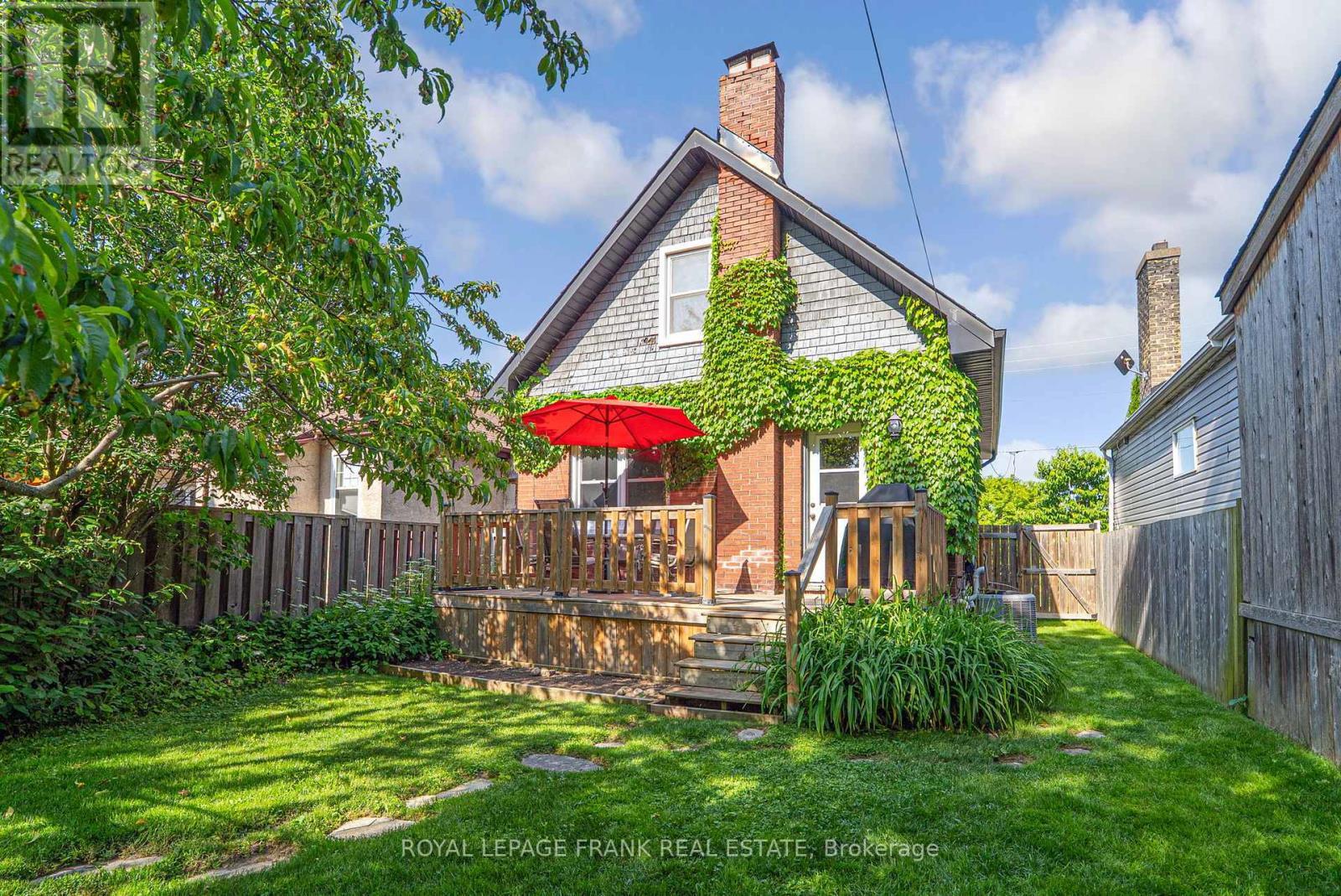 












168 ROXBOROUGH AVENUE

,
Oshawa (O'Neill),




Ontario
L1G5W5

