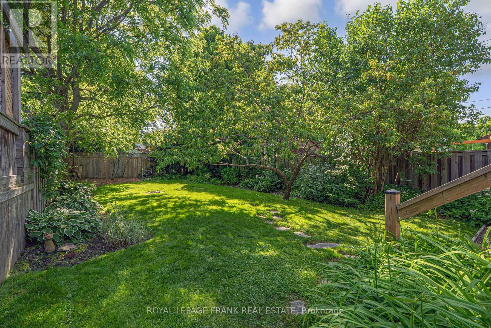 












168 ROXBOROUGH AVENUE

,
Oshawa (O'Neill),




Ontario
L1G5W5


