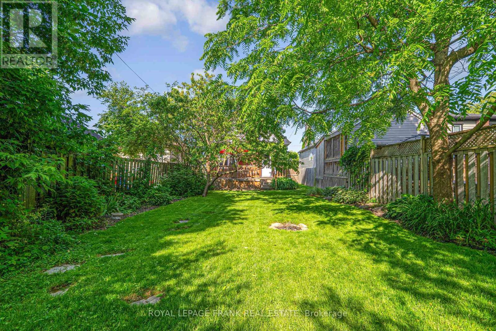 












168 ROXBOROUGH AVENUE

,
Oshawa (O'Neill),




Ontario
L1G5W5

