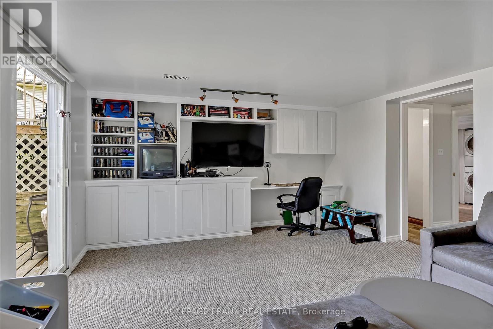 












490 MCCONNELL DRIVE

,
Selwyn,




Ontario
K9J0C5


