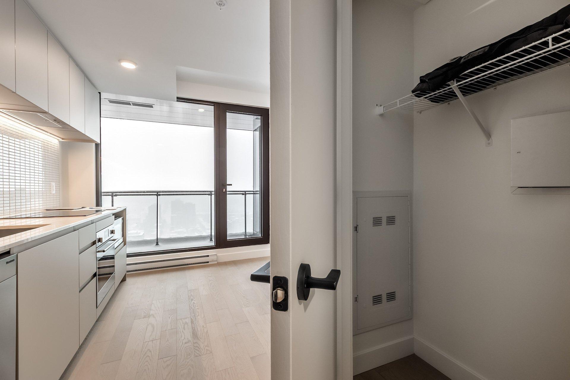 









1245


Rue De Bleury

, 4814,
Montréal (Ville-Marie),




QC
H3B0C2


