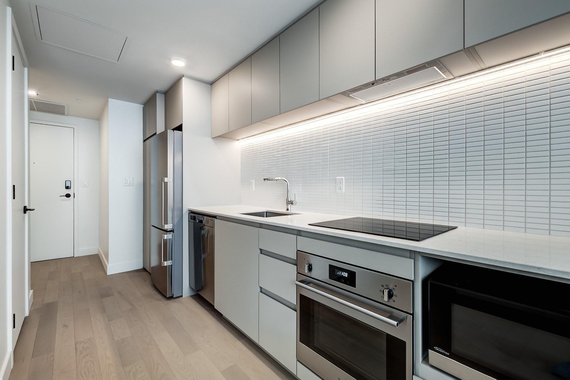 









1245


Rue De Bleury

, 4814,
Montréal (Ville-Marie),




QC
H3B0C2


