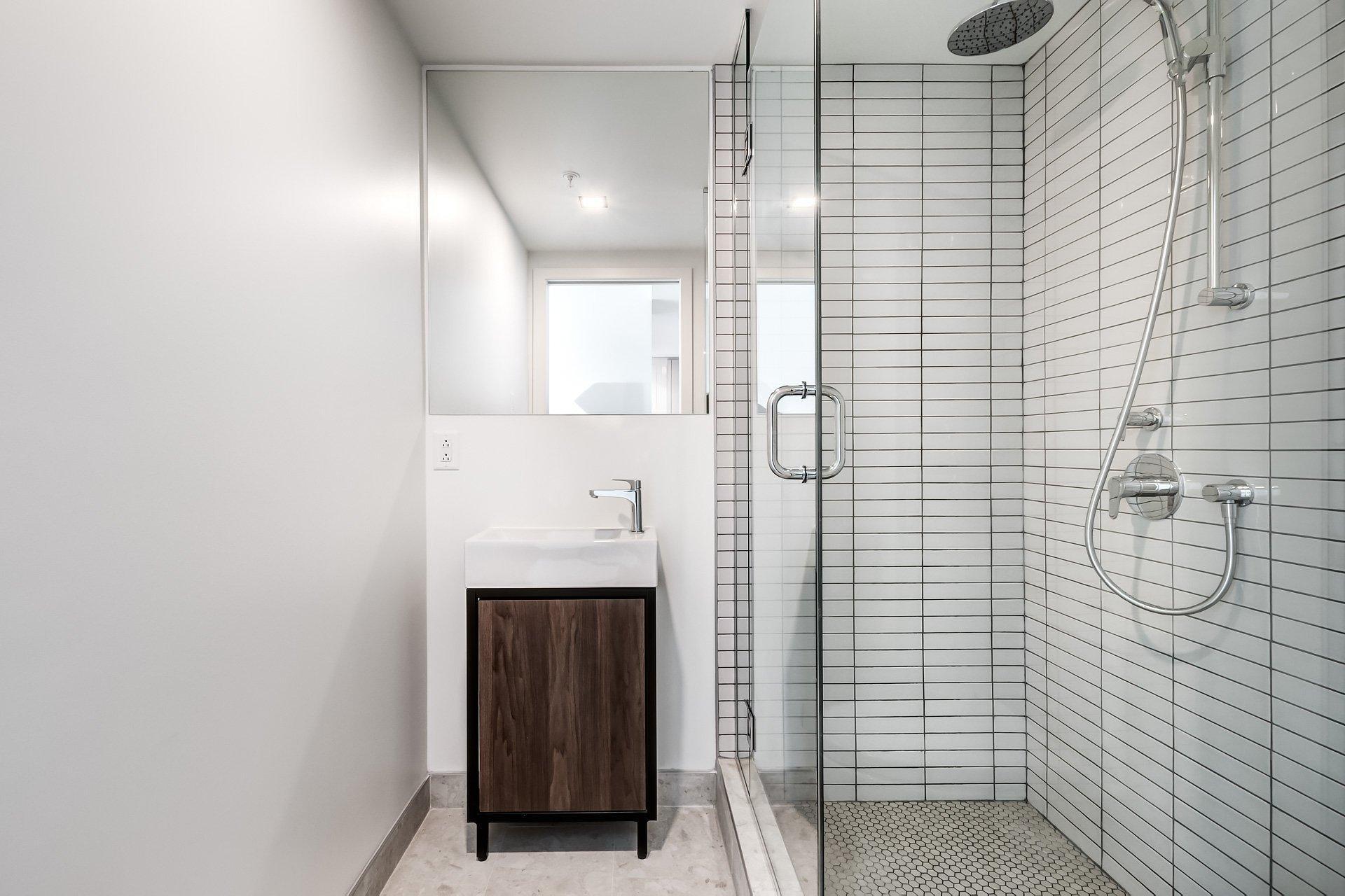 









1245


Rue De Bleury

, 4814,
Montréal (Ville-Marie),




QC
H3B0C2

