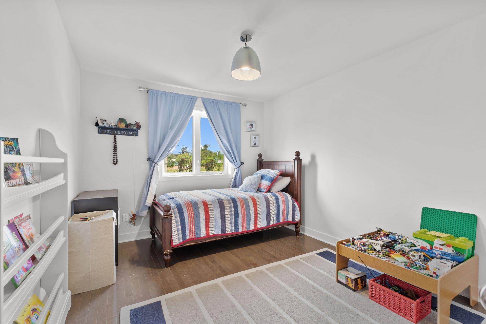 









333


Rue Claude-Léveillée

,
Vaudreuil-Dorion,




QC
J7V0Y7

