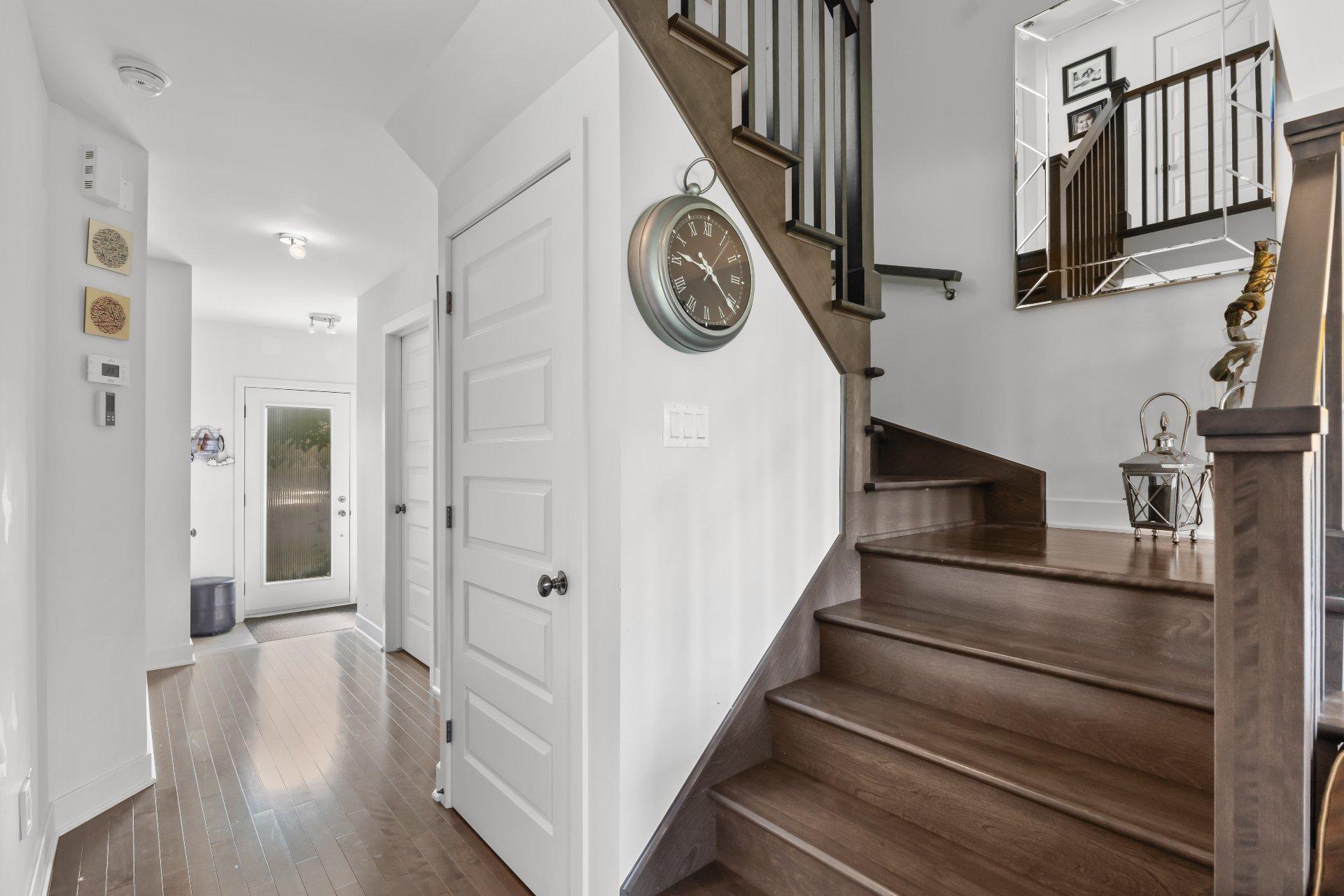 









333


Rue Claude-Léveillée

,
Vaudreuil-Dorion,




QC
J7V0Y7

