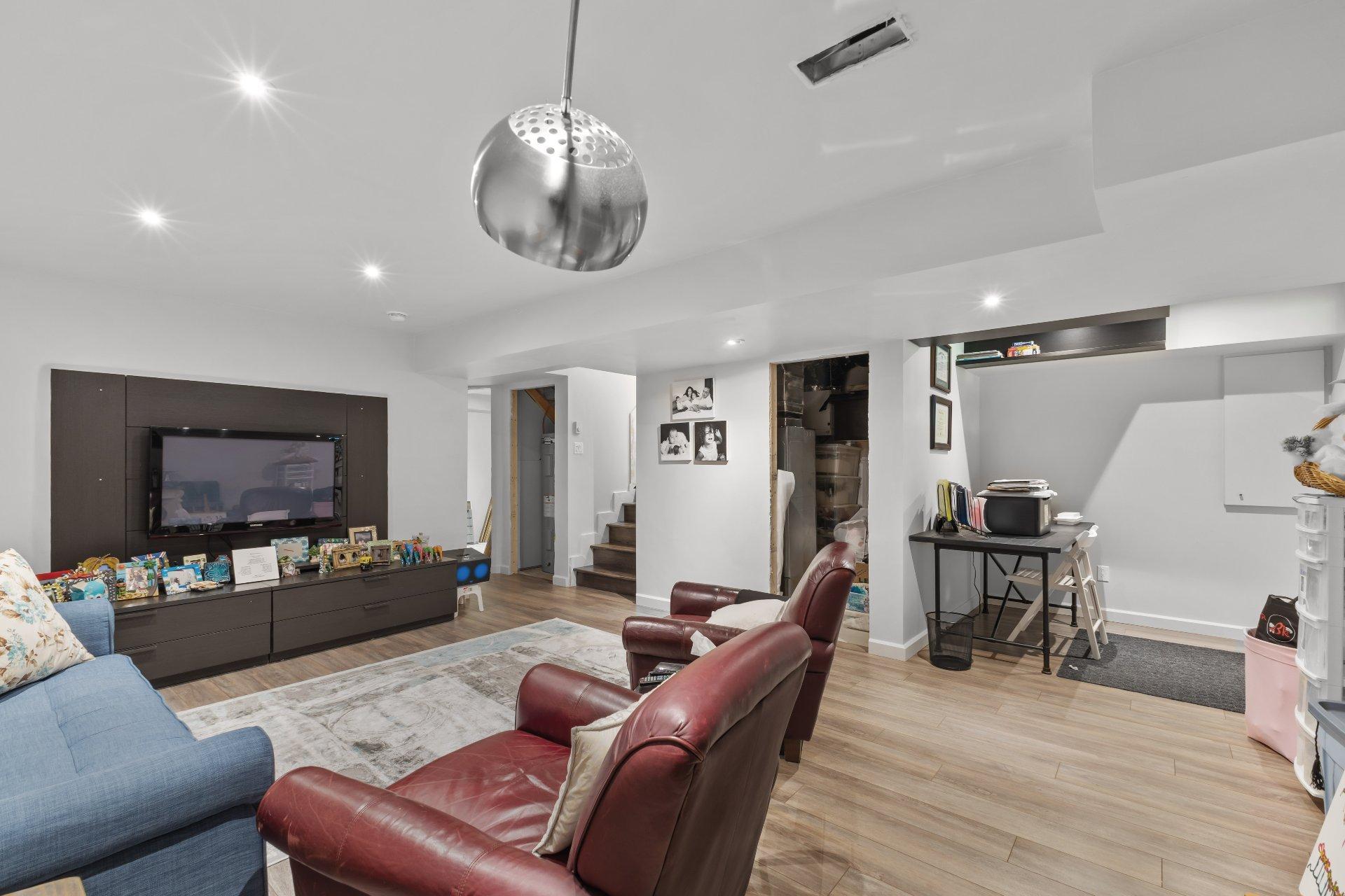 









333


Rue Claude-Léveillée

,
Vaudreuil-Dorion,




QC
J7V0Y7

