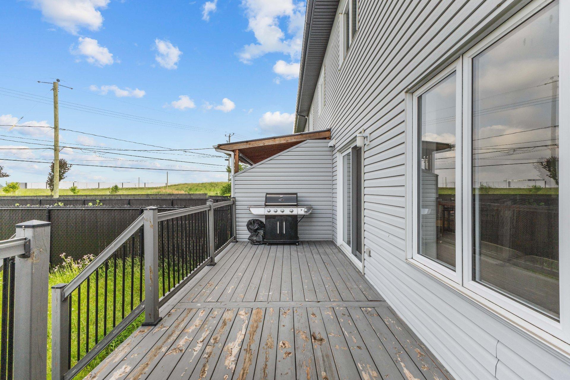 









333


Rue Claude-Léveillée

,
Vaudreuil-Dorion,




QC
J7V0Y7


