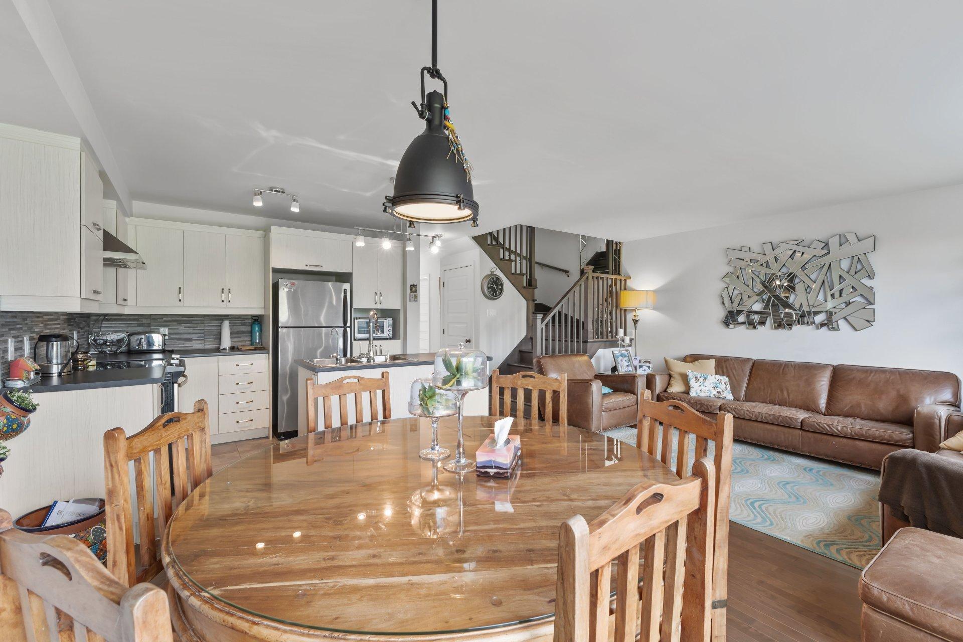 









333


Rue Claude-Léveillée

,
Vaudreuil-Dorion,




QC
J7V0Y7

