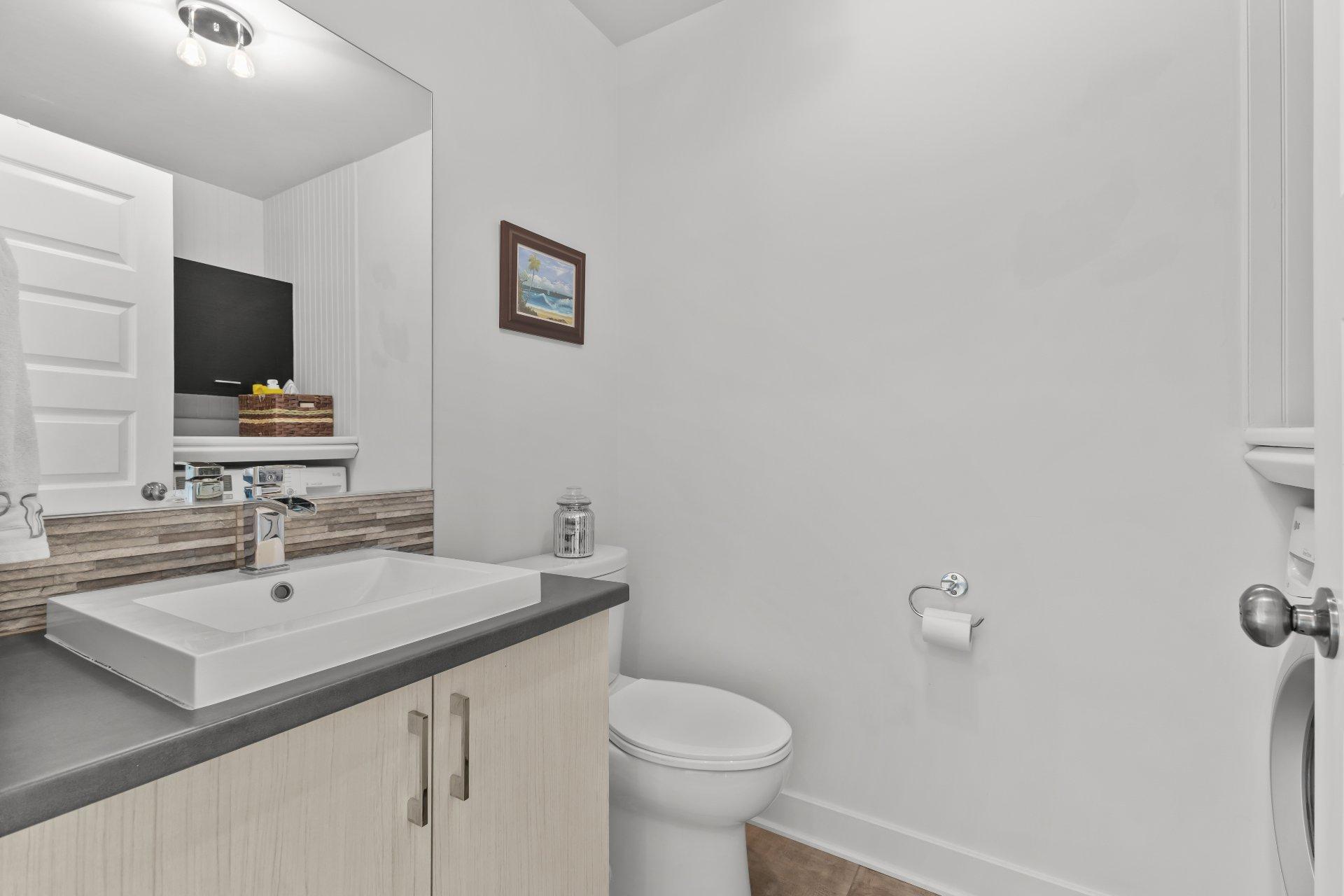 









333


Rue Claude-Léveillée

,
Vaudreuil-Dorion,




QC
J7V0Y7

