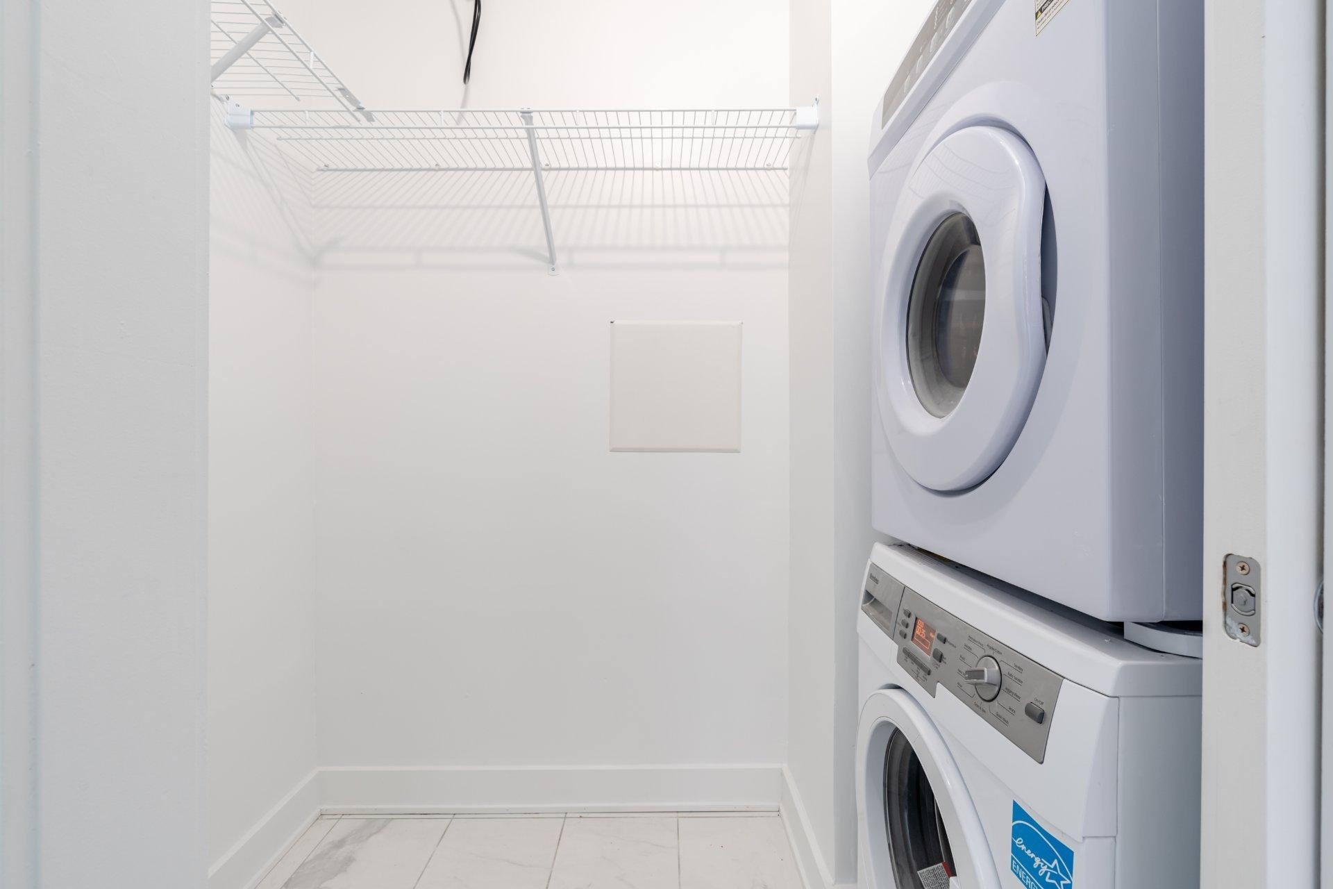 









1165


Rue Wellington

, 702,
Montréal (Le Sud-Ouest),




QC
H3C0S3

