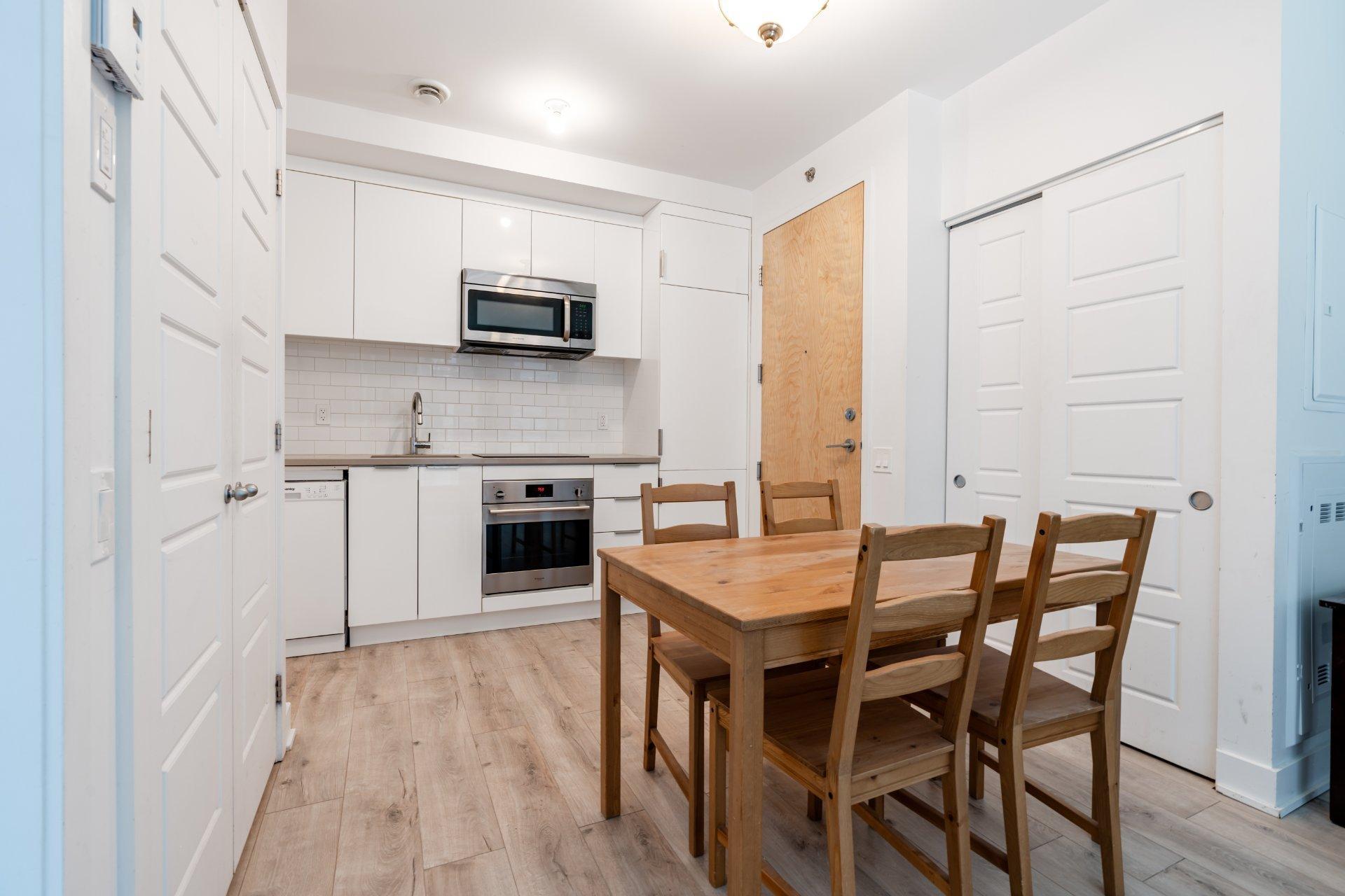 









1165


Rue Wellington

, 702,
Montréal (Le Sud-Ouest),




QC
H3C0S3

