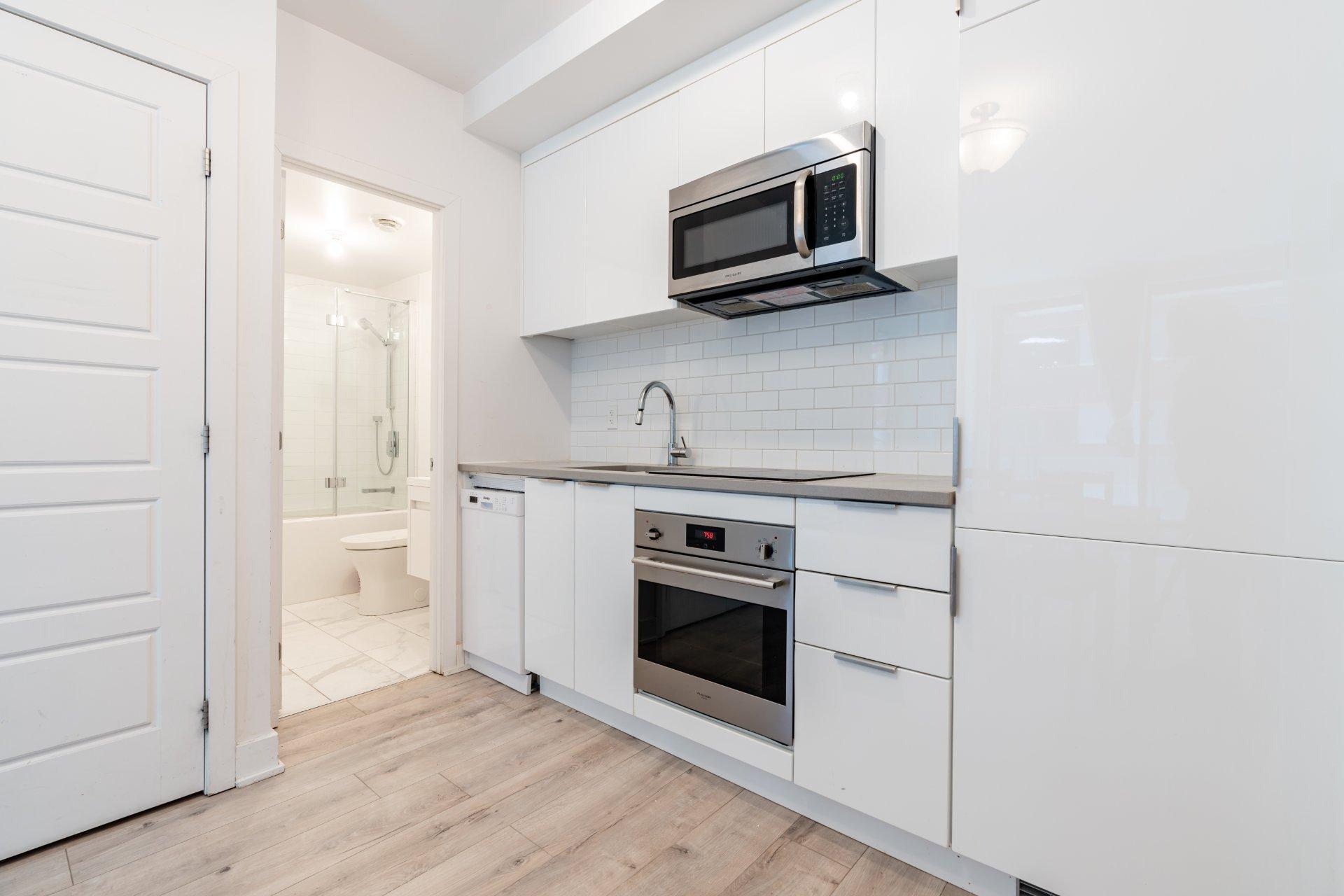 









1165


Rue Wellington

, 702,
Montréal (Le Sud-Ouest),




QC
H3C0S3

