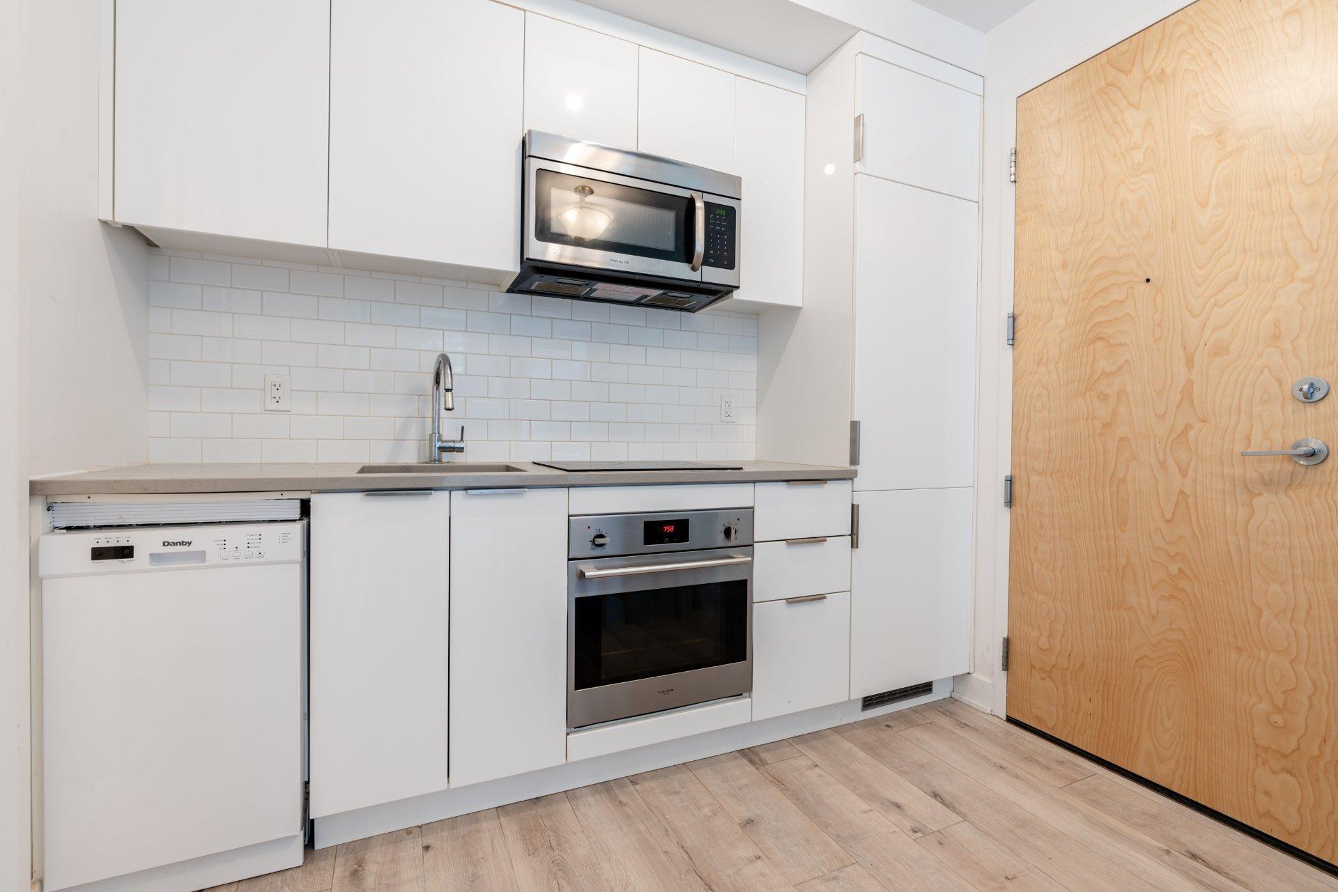 









1165


Rue Wellington

, 702,
Montréal (Le Sud-Ouest),




QC
H3C0S3

