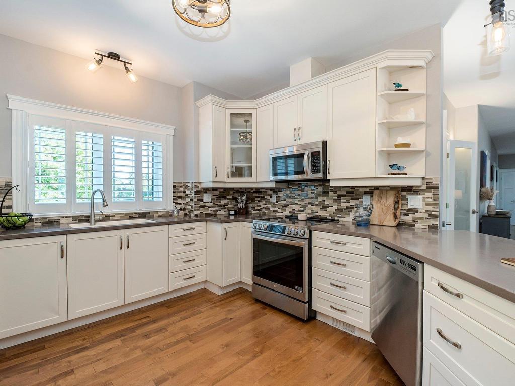 












331 Masons Point Road

,
Head Of St. Margarets Bay,




NS
B3Z 1Z1

