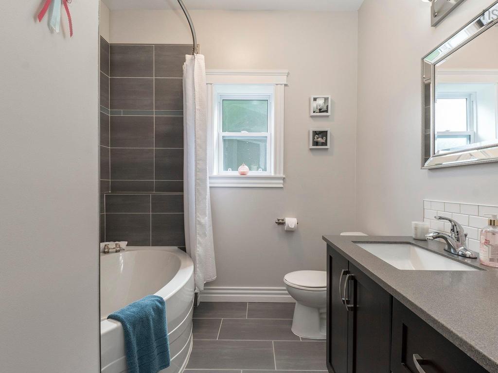 












331 Masons Point Road

,
Head Of St. Margarets Bay,




NS
B3Z 1Z1

