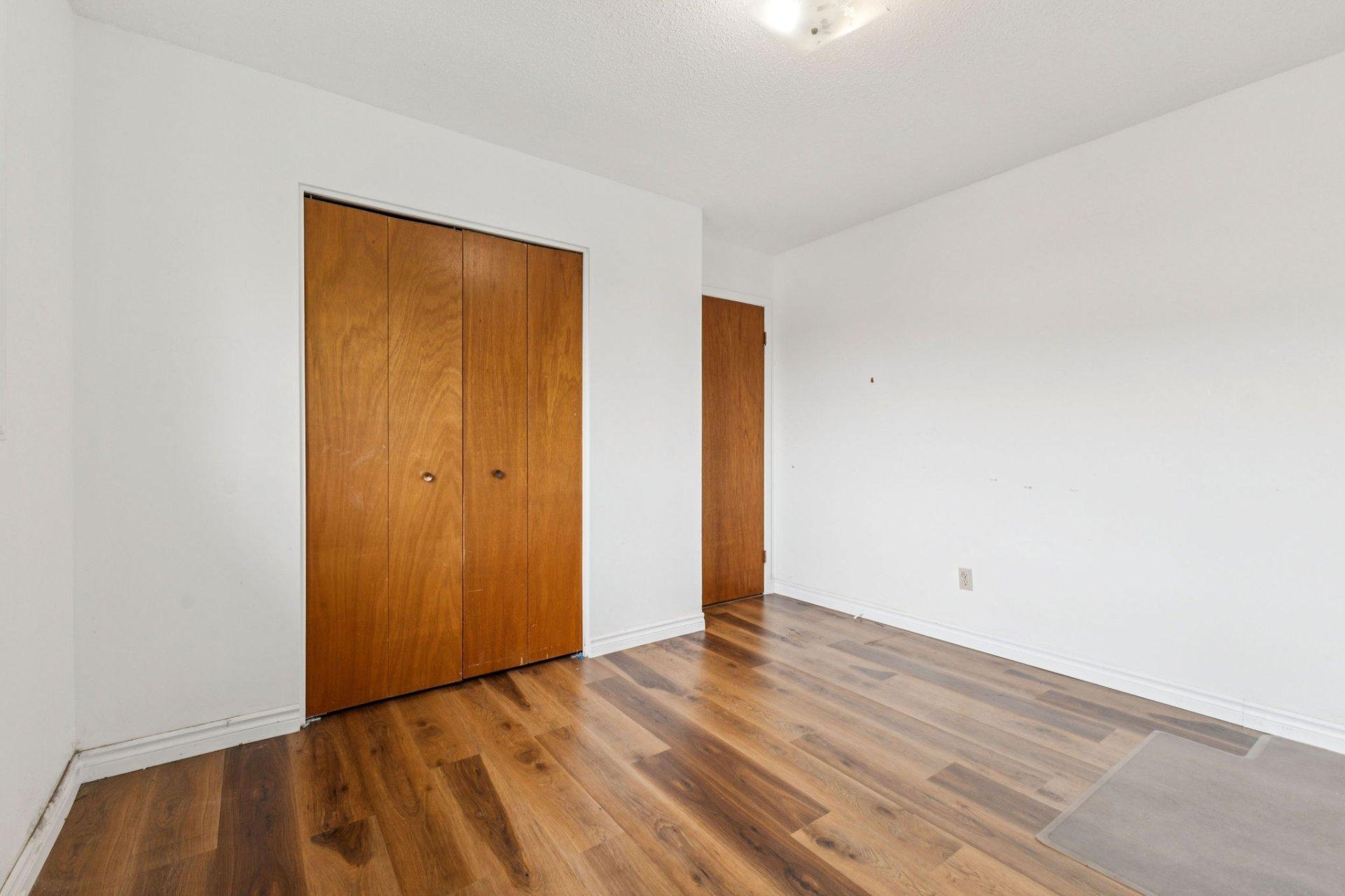 









4


Rue Talbot

,
Gatineau (Hull),




QC
J8Z1L4

