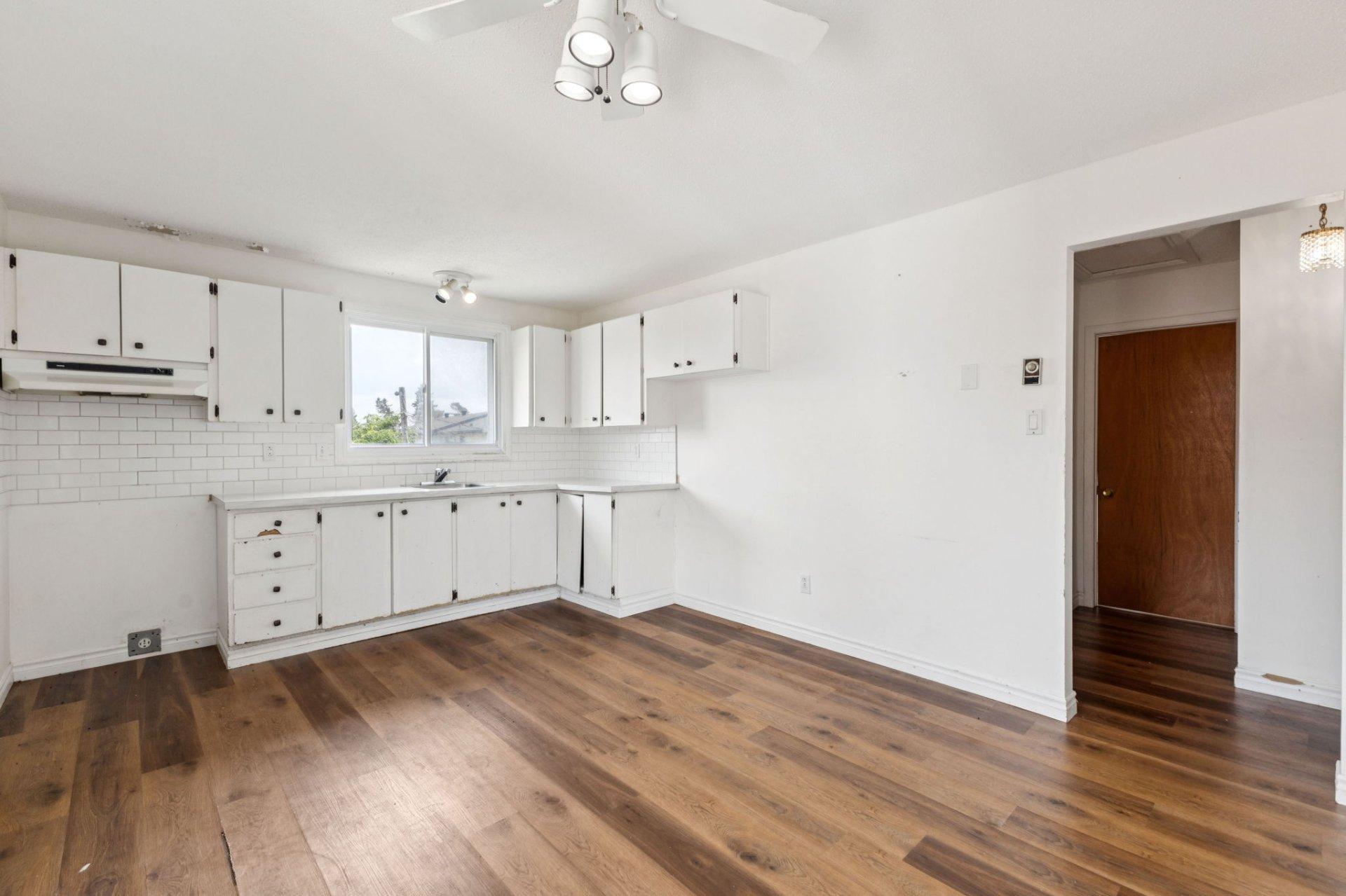 









4


Rue Talbot

,
Gatineau (Hull),




QC
J8Z1L4

