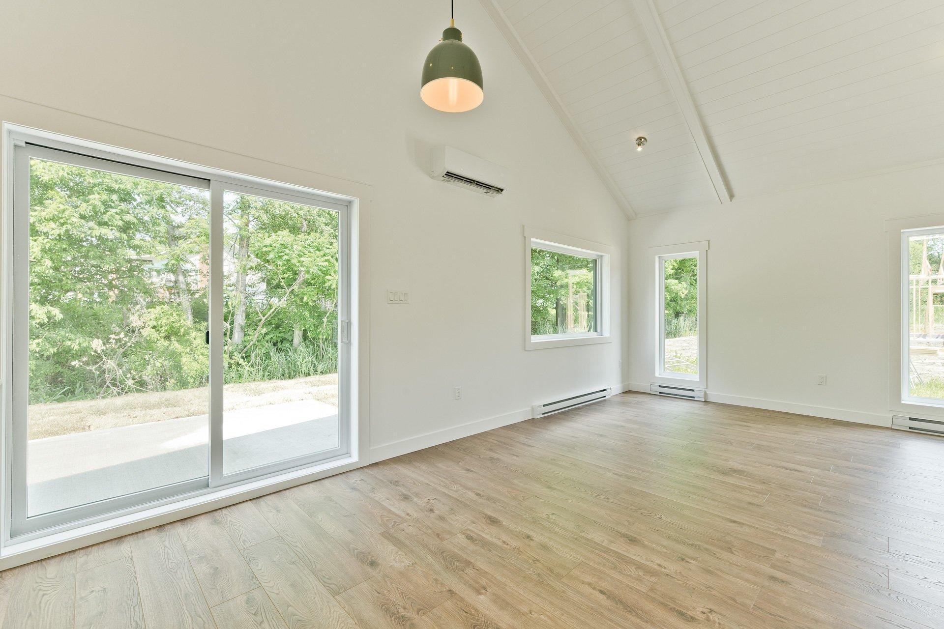 









33


Rue des Tailleurs-de-Pierre

,
Stanstead - Ville,




QC
J0B3E4

