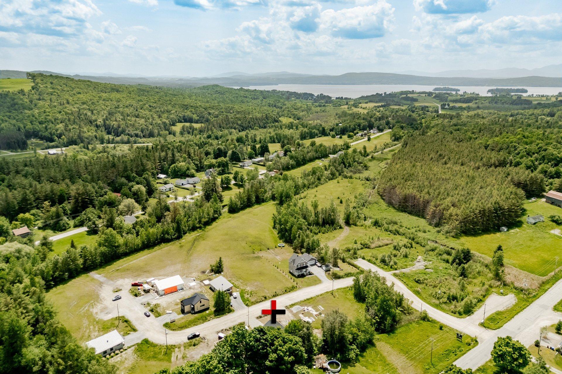 









33


Rue des Tailleurs-de-Pierre

,
Stanstead - Ville,




QC
J0B3E4

