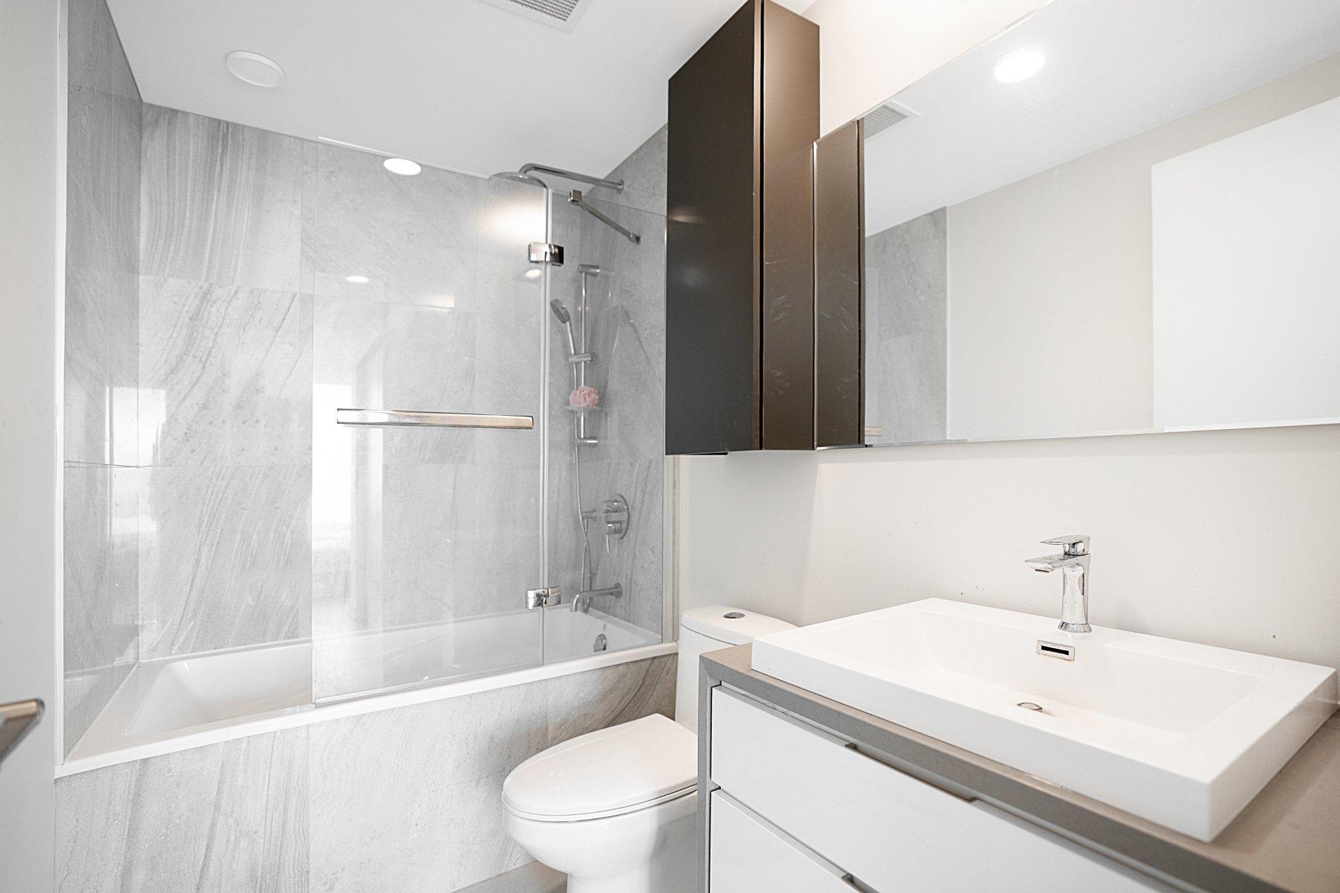 









1288


Rue St-Antoine O.

, 5202,
Montréal (Ville-Marie),




QC
H3C0X6

