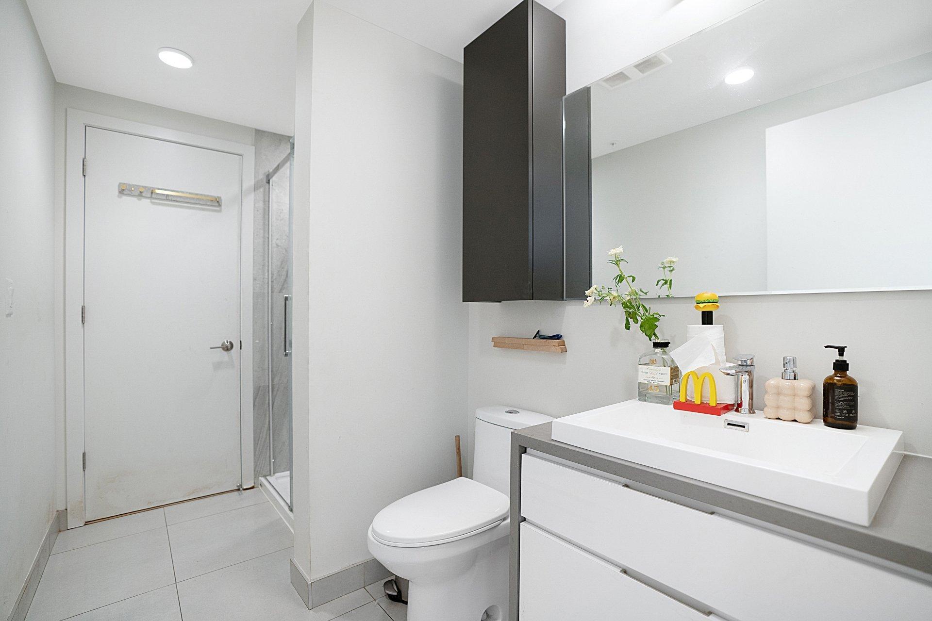 









1288


Rue St-Antoine O.

, 5202,
Montréal (Ville-Marie),




QC
H3C0X6

