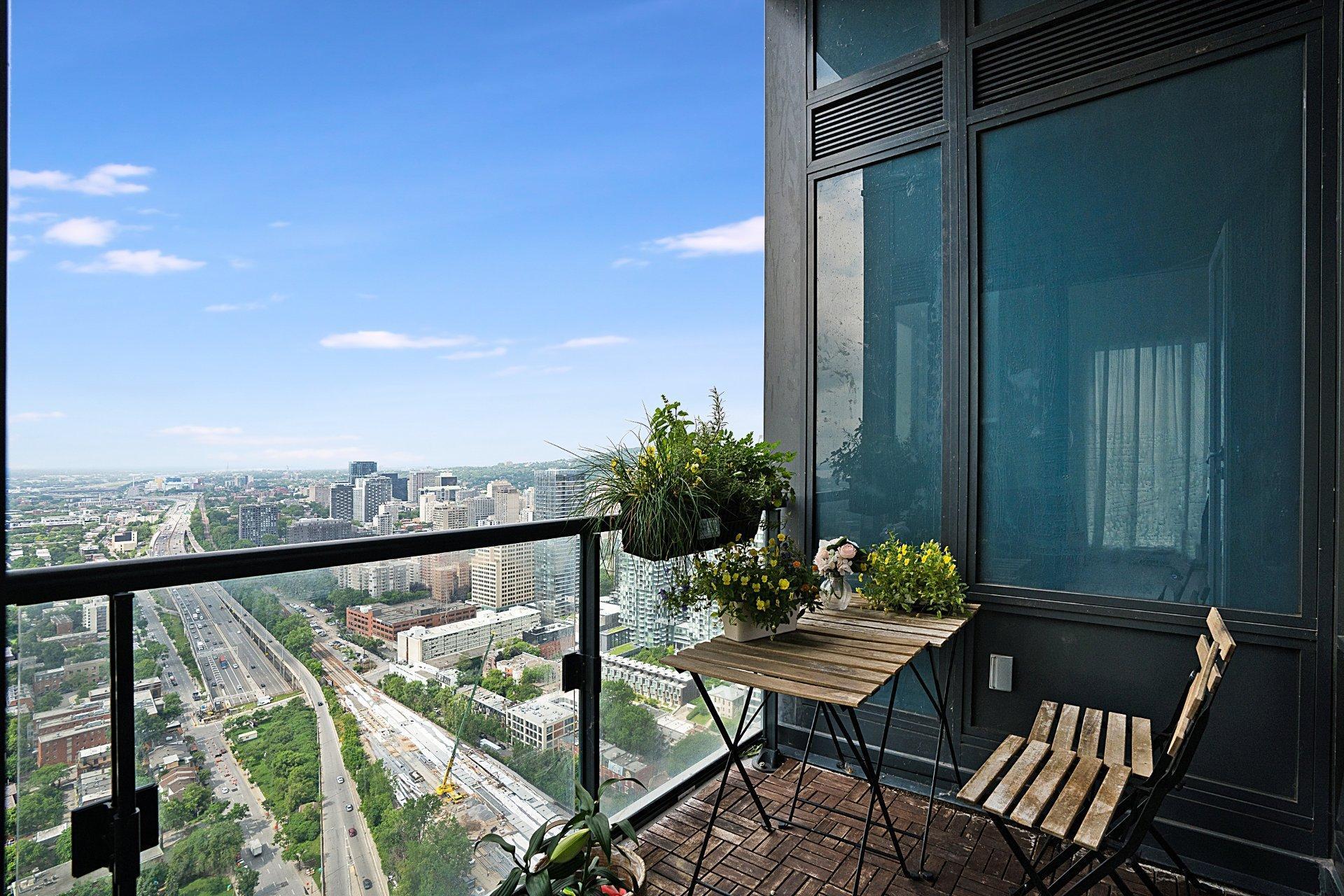 









1288


Rue St-Antoine O.

, 5202,
Montréal (Ville-Marie),




QC
H3C0X6

