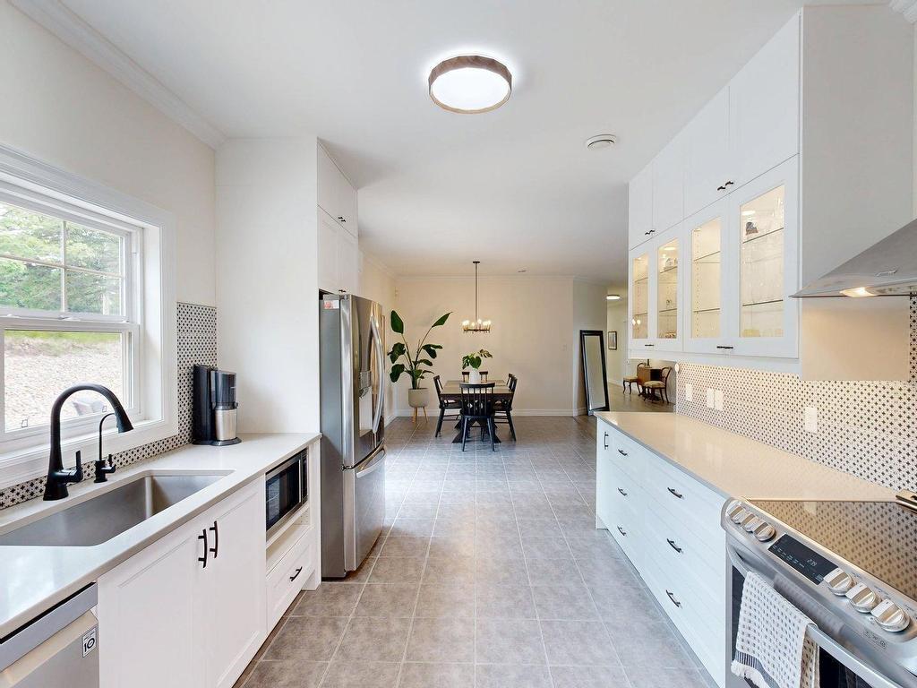 












84 Oceanic Drive

,
East Lawrencetown,




NS
B2Z 1T6

