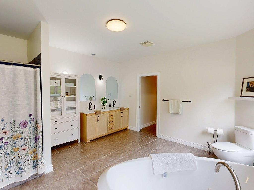 












84 Oceanic Drive

,
East Lawrencetown,




NS
B2Z 1T6

