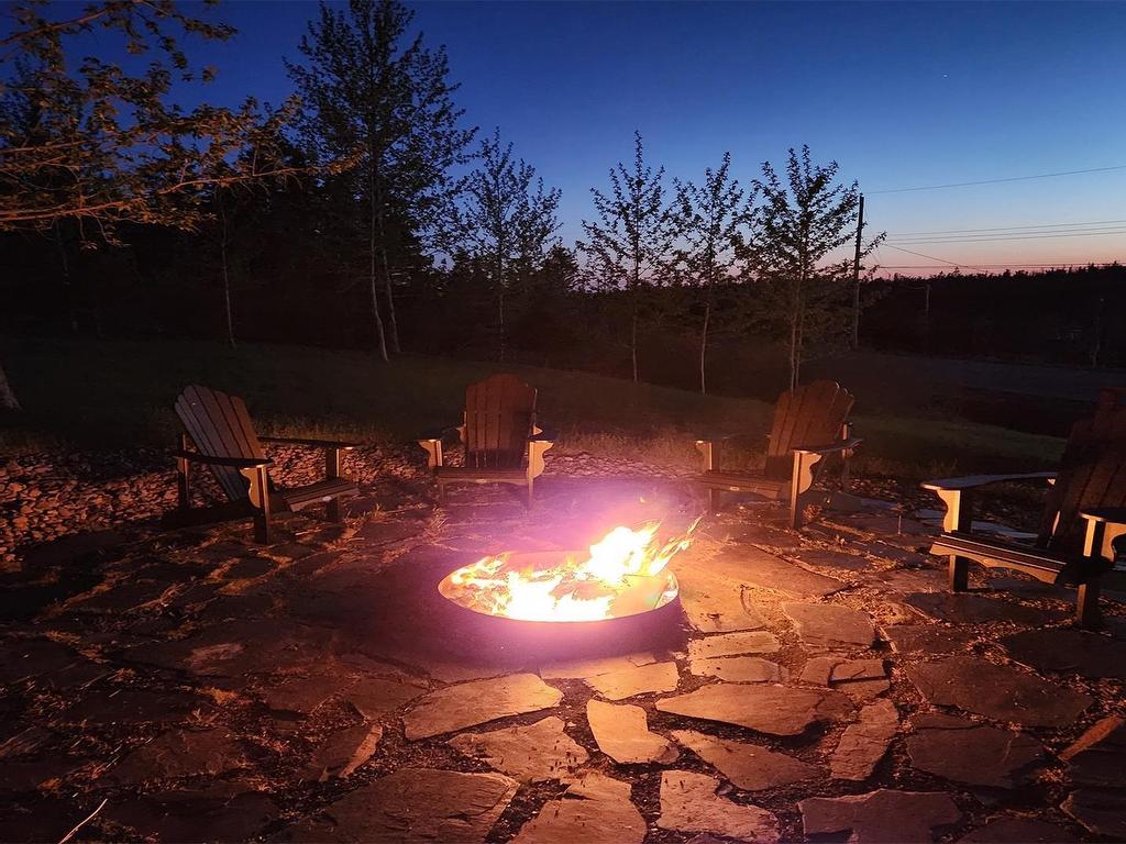 












84 Oceanic Drive

,
East Lawrencetown,




NS
B2Z 1T6

