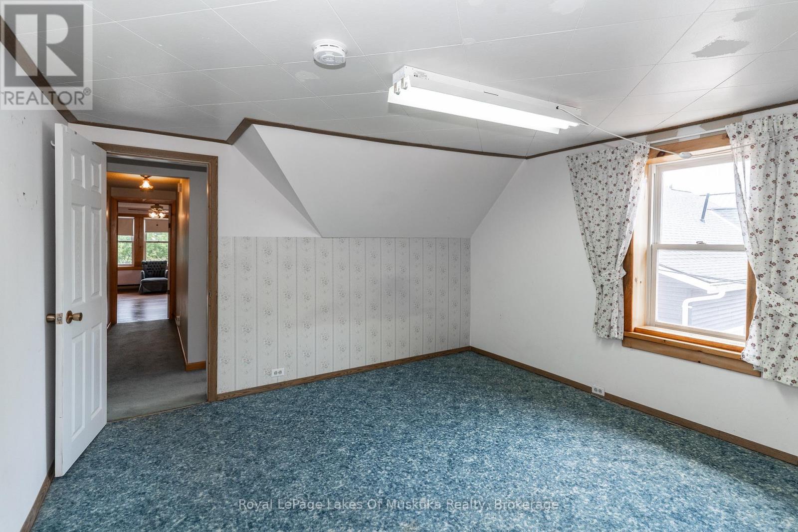 












156 DILL STREET

,
Bracebridge (Macaulay),




Ontario
P1L1E5

