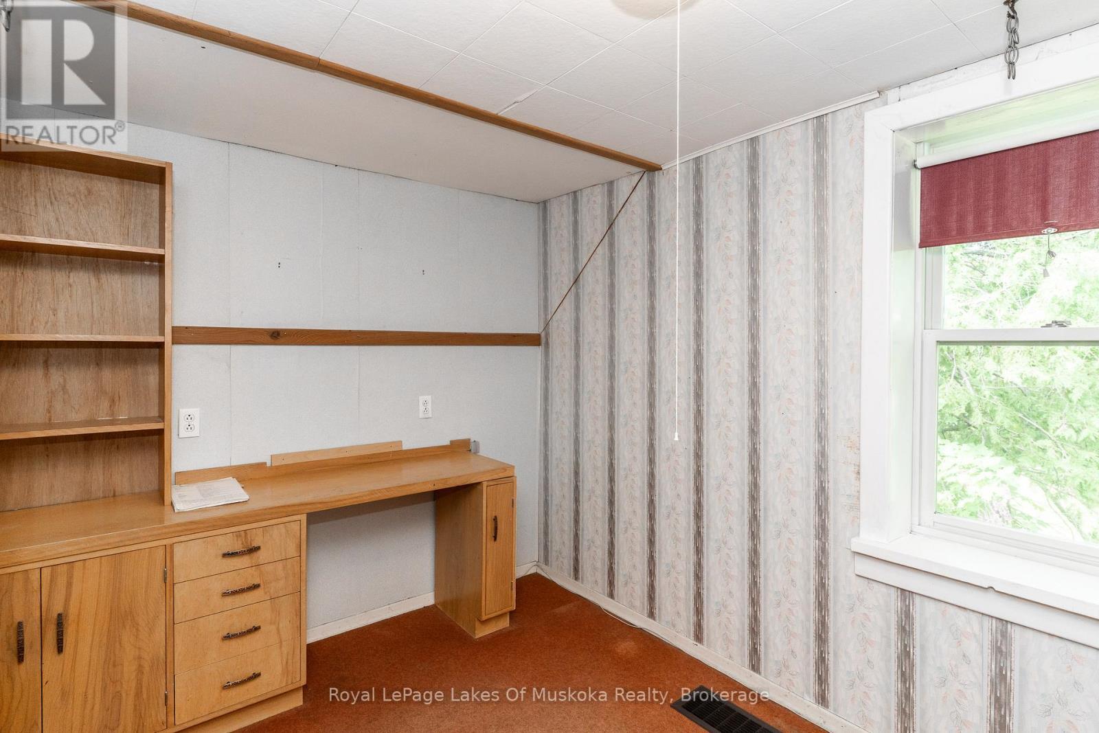 












156 DILL STREET

,
Bracebridge (Macaulay),




Ontario
P1L1E5

